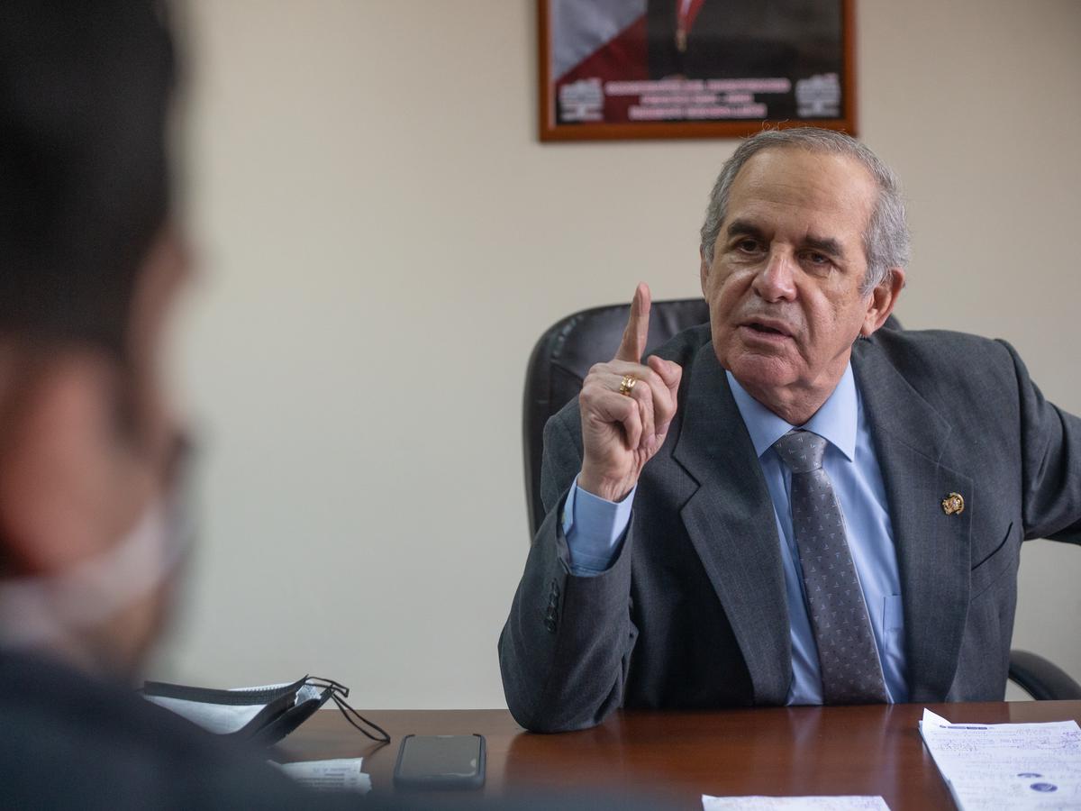 Roberto Chiabra dijo: “El presidente tiene que darse cuenta que debe despejar las sospechas de corrupción” | ENTREVISTA