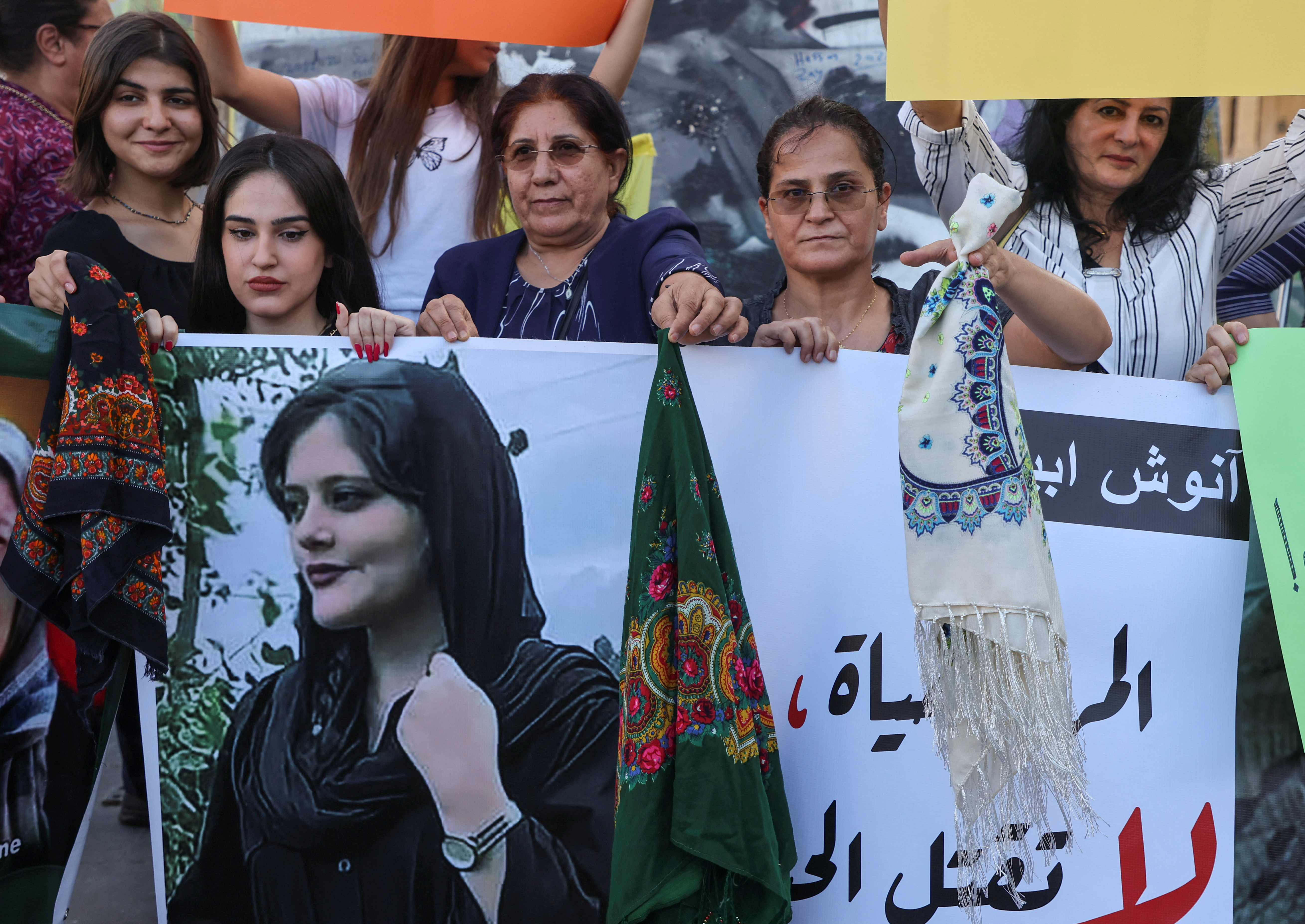 La Guardia Revolucionaria de Irán amenazó a los medios que difunden las protestas por la muerte de Mahsa Amini
