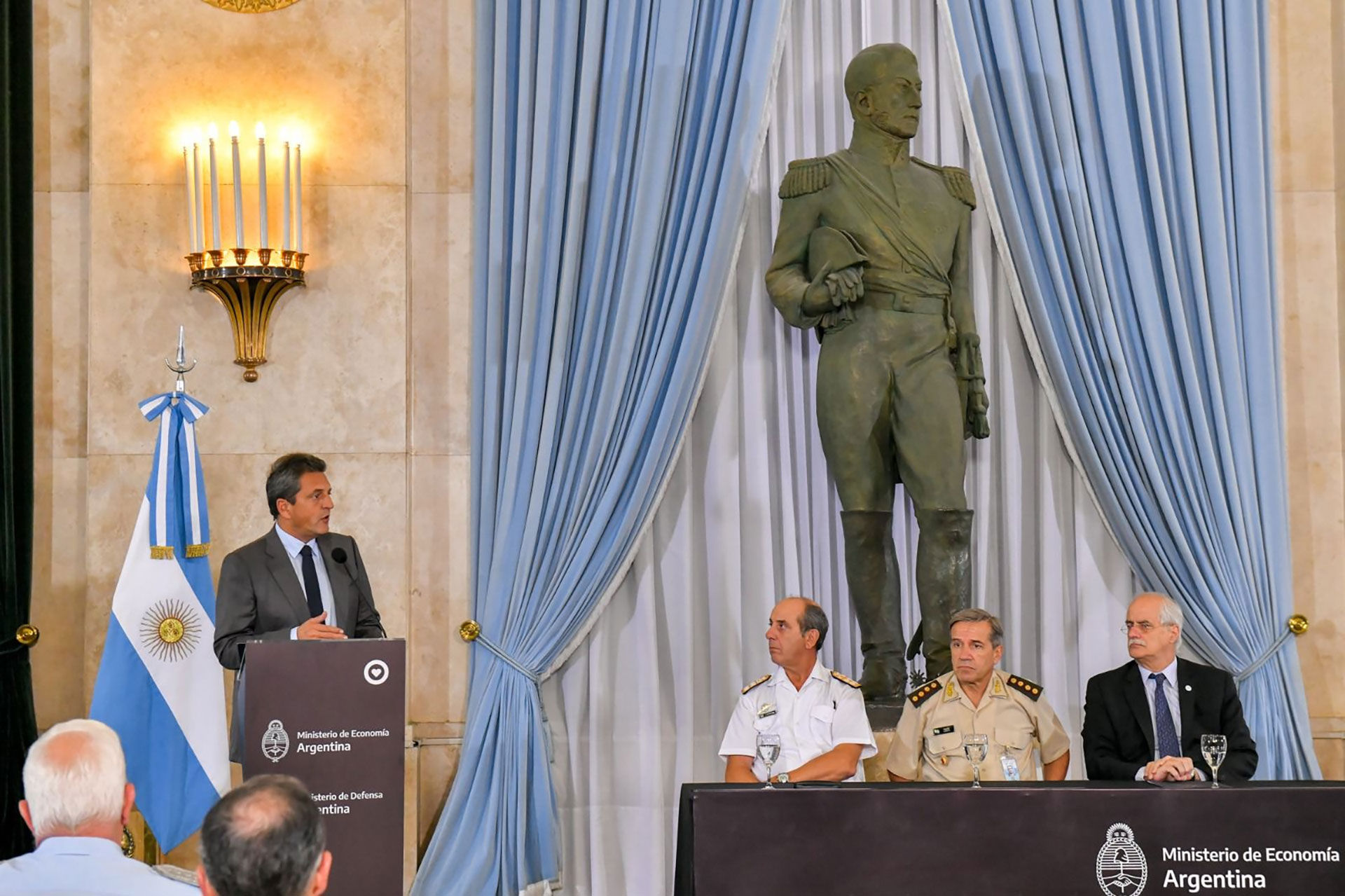 El ministro de Economía Sergio Massa habló sobre la necesidad de defensa de los recursos naturales 