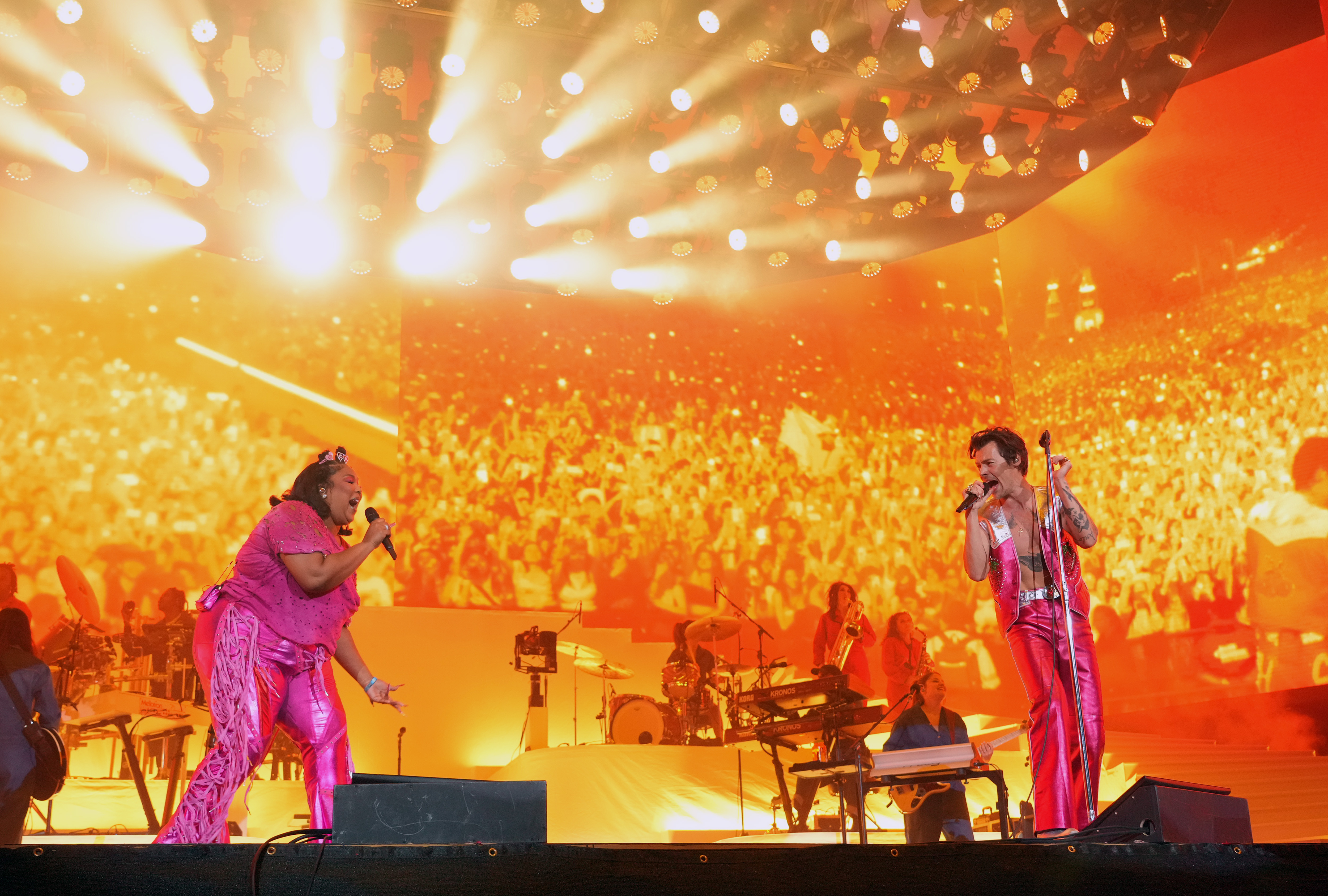 Lizzo and Harry Styles sang I will survive together on stage at Coachella 2022 Coachella, in Indio, California.  (Kevin Mazur/Getty Images for Harry Styles)
