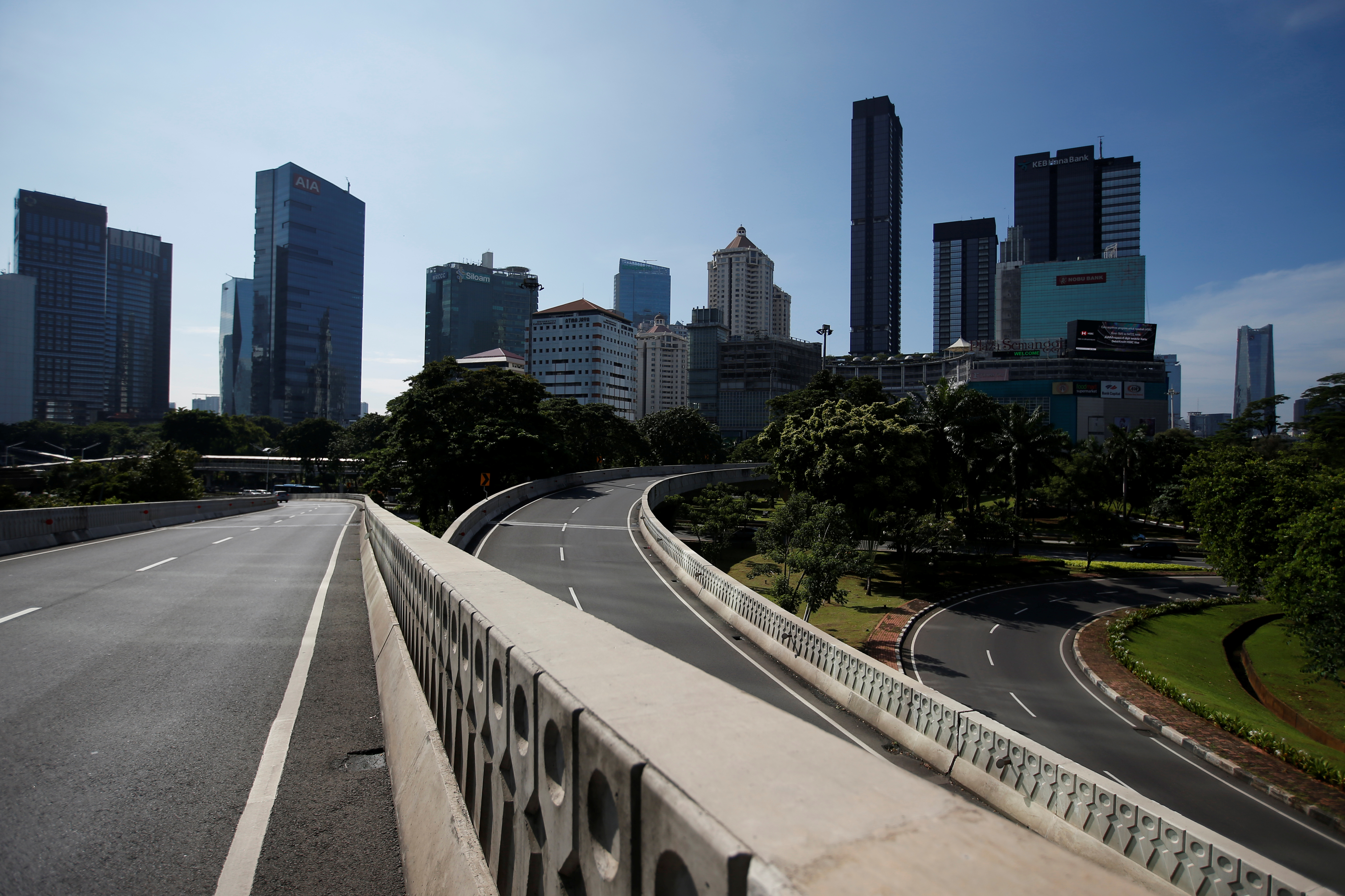 Una autopista desierta en Jakarta, Indonesia (REUTERS/Willy Kurniawan)