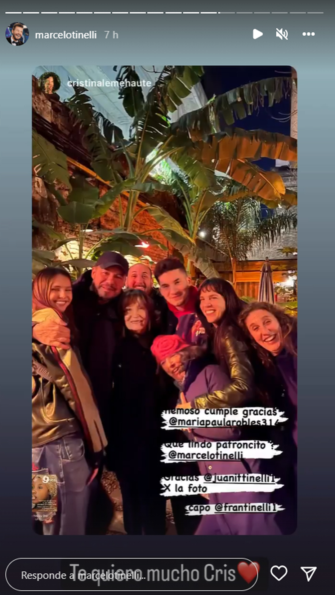 Paula Robles en el festejo de su cumpleaños junto a su familia y amigos