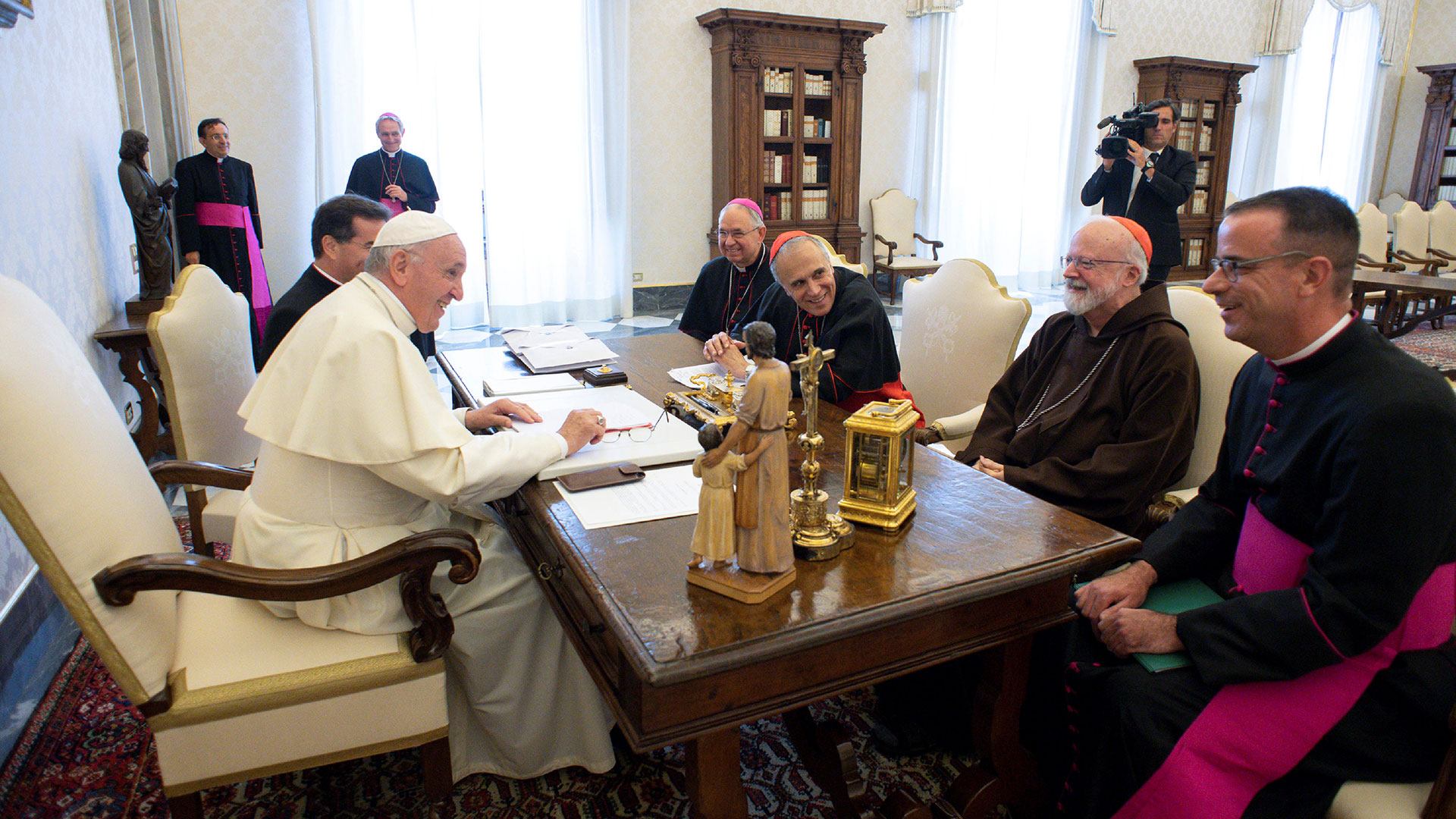 El papa Francisco en una reunión del año pasado con la cúpula de la iglesia católica de Estados Unidos, donde los obispos conservadores ahora son mayoría. (Reuters)