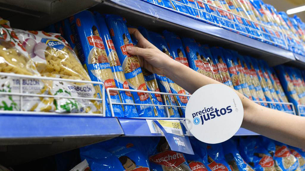 La inflación impacta mes a mesen los bolsillos de los argentinos y el Gobierno busca alternativas para reforzar los salarios mediante el otorgamiento de bonos
