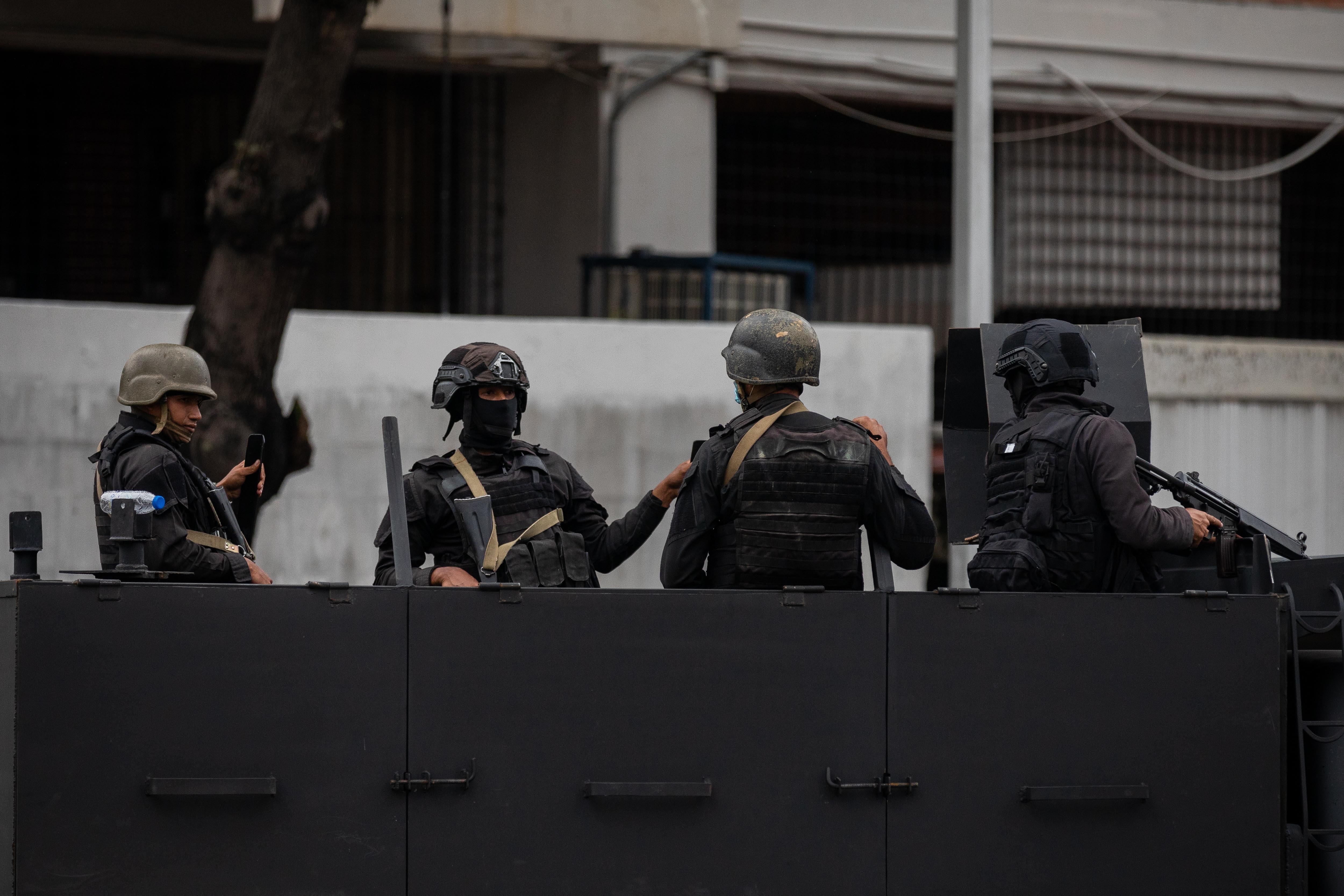 Soldiers from the General Directorate of Military Counterintelligence (DGCIM), in a file photograph.  EFE/Rayner Peña R.
