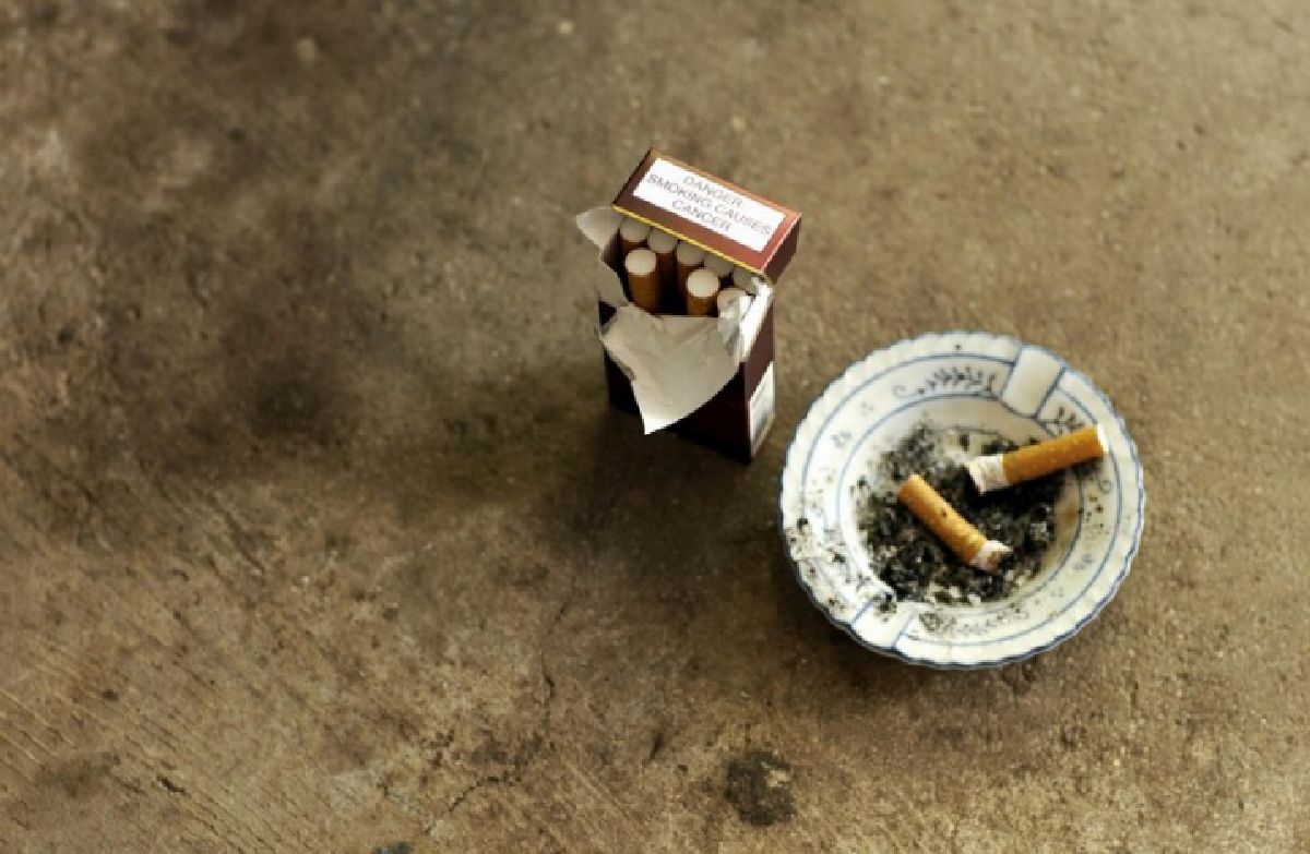 Cómo quitar el olor a tabaco de la ropa de forma rápida y eficaz