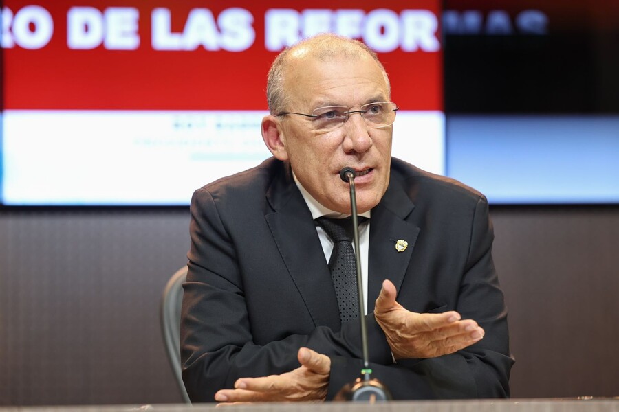 Roy Barreras se defendió de las acusaciones de corrupción en contratos del canal del Congreso, se refirió a Jota Pe Hernández como un “odiador”