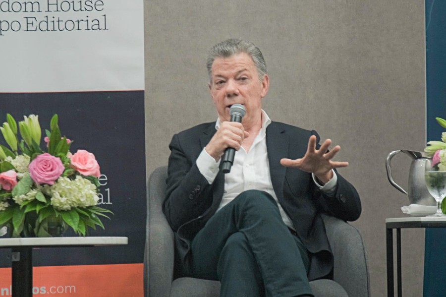 Expresidente Juan Manuel Santos durante la presentación del libro de Ariel Ávila, El mapa criminal en Colombia