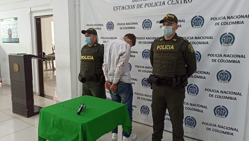 Se logró la captura en flagrancias de un sujeto de 24 años, de nacionalidad extranjera Foto: Policía Metropolitana de Bucaramanga