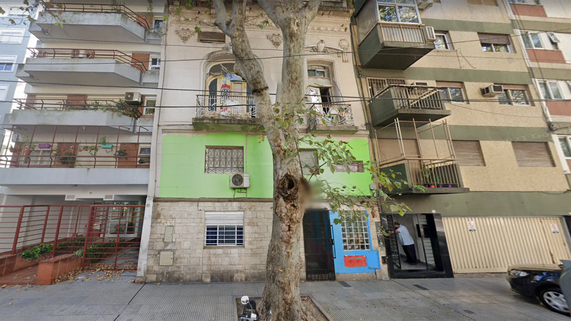 El lugar donde todo ocurrió: un hotel ubicado en la avenida Hipólito Yrigoyen al 3600 del barrio porteño de Almagro (Google Street View)