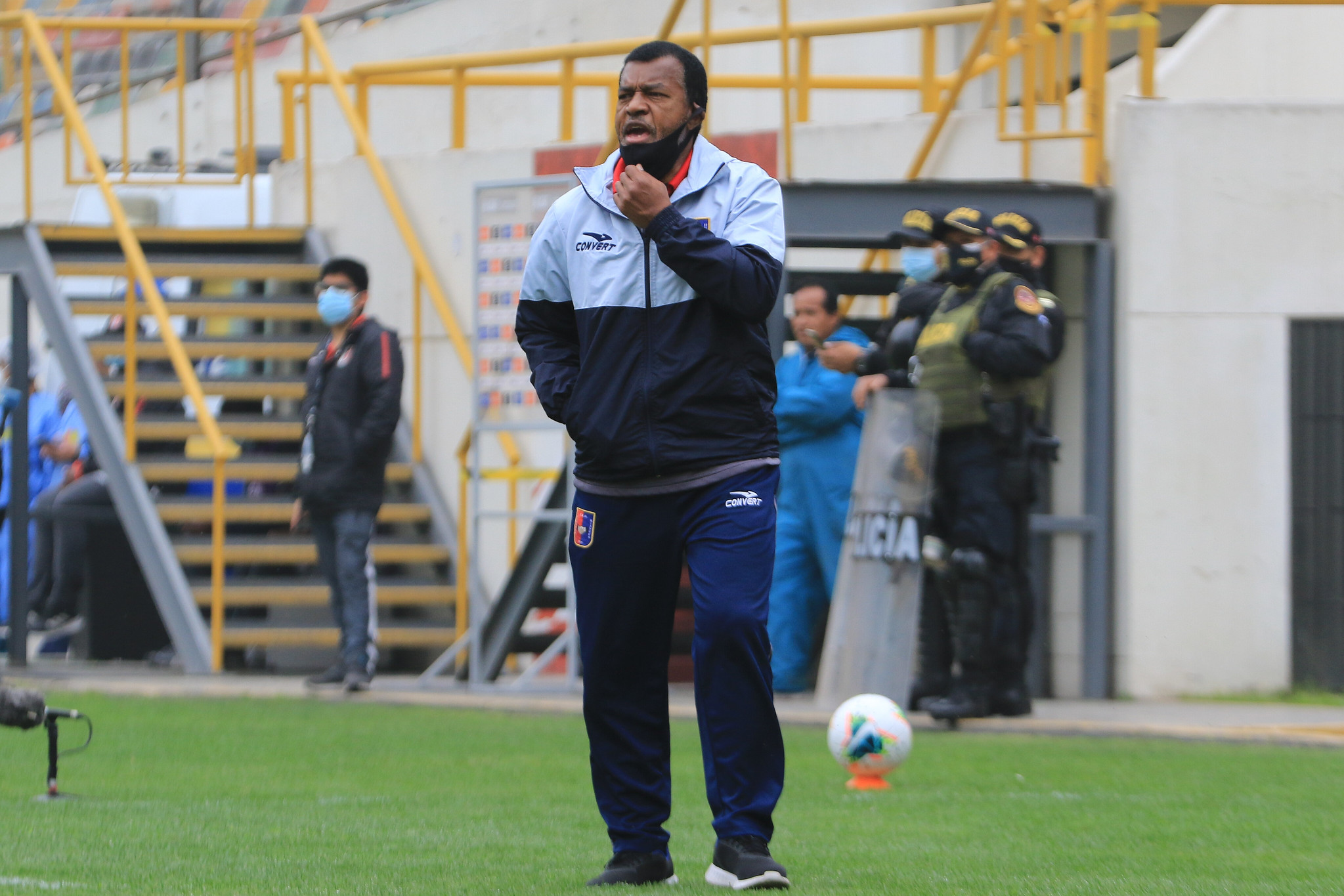 El técnico peruano no gana hace seis fechas. (Foto: Liga 1).