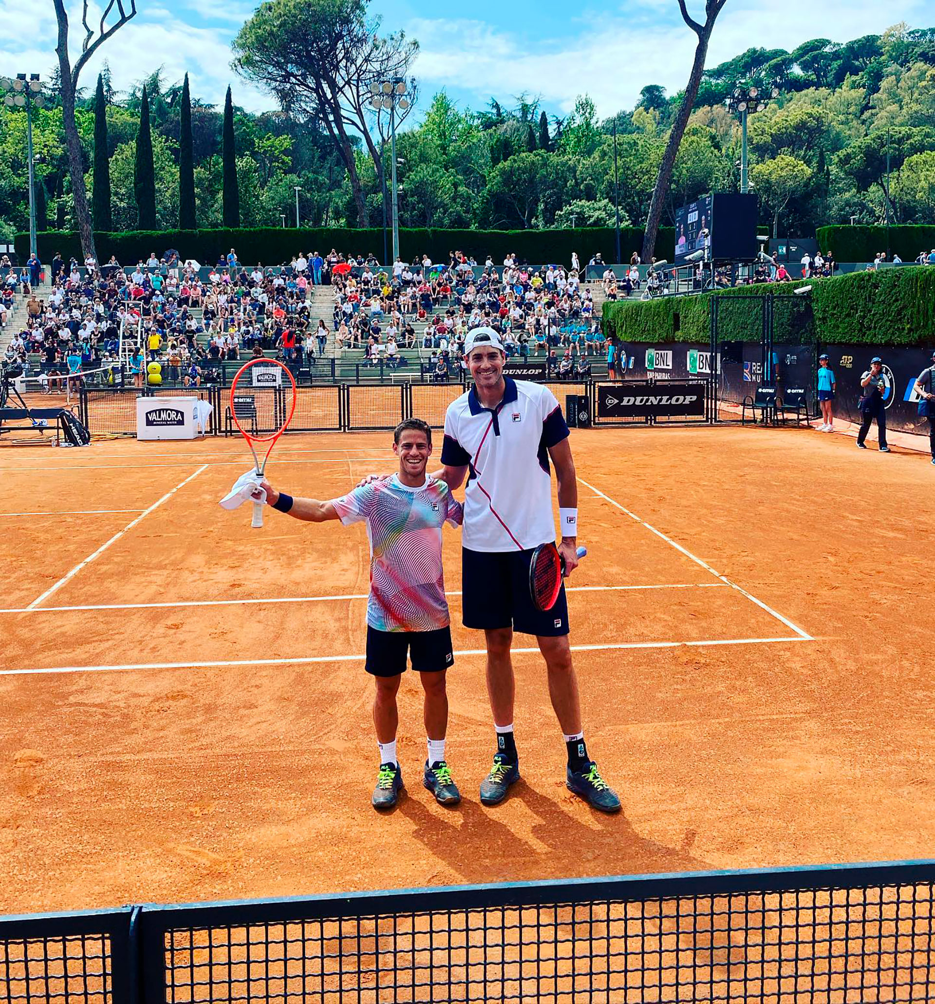 Diego Schwartman y John Isner en el Masters 1000 de Roma. Los separan 38 centímetros.