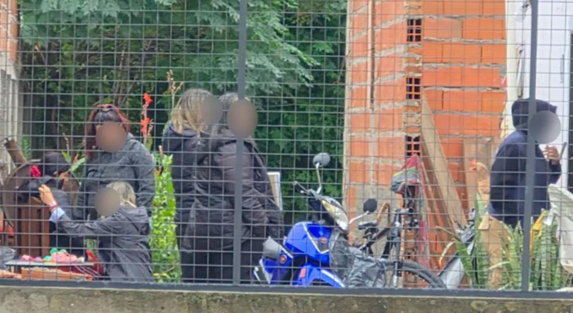 Un adolescente abus&oacute; a dos nenas de 4 y 5 a&ntilde;os, grab&oacute; los ataques y fue detenido junto a su familia 