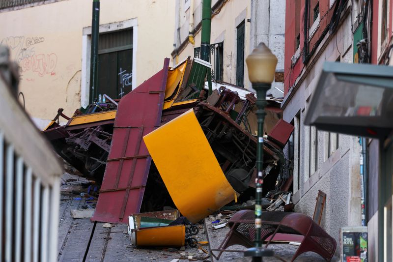 Luto nacional en Portugal por el accidente de funicular en Lisboa: el número de muertos se elevó a 17