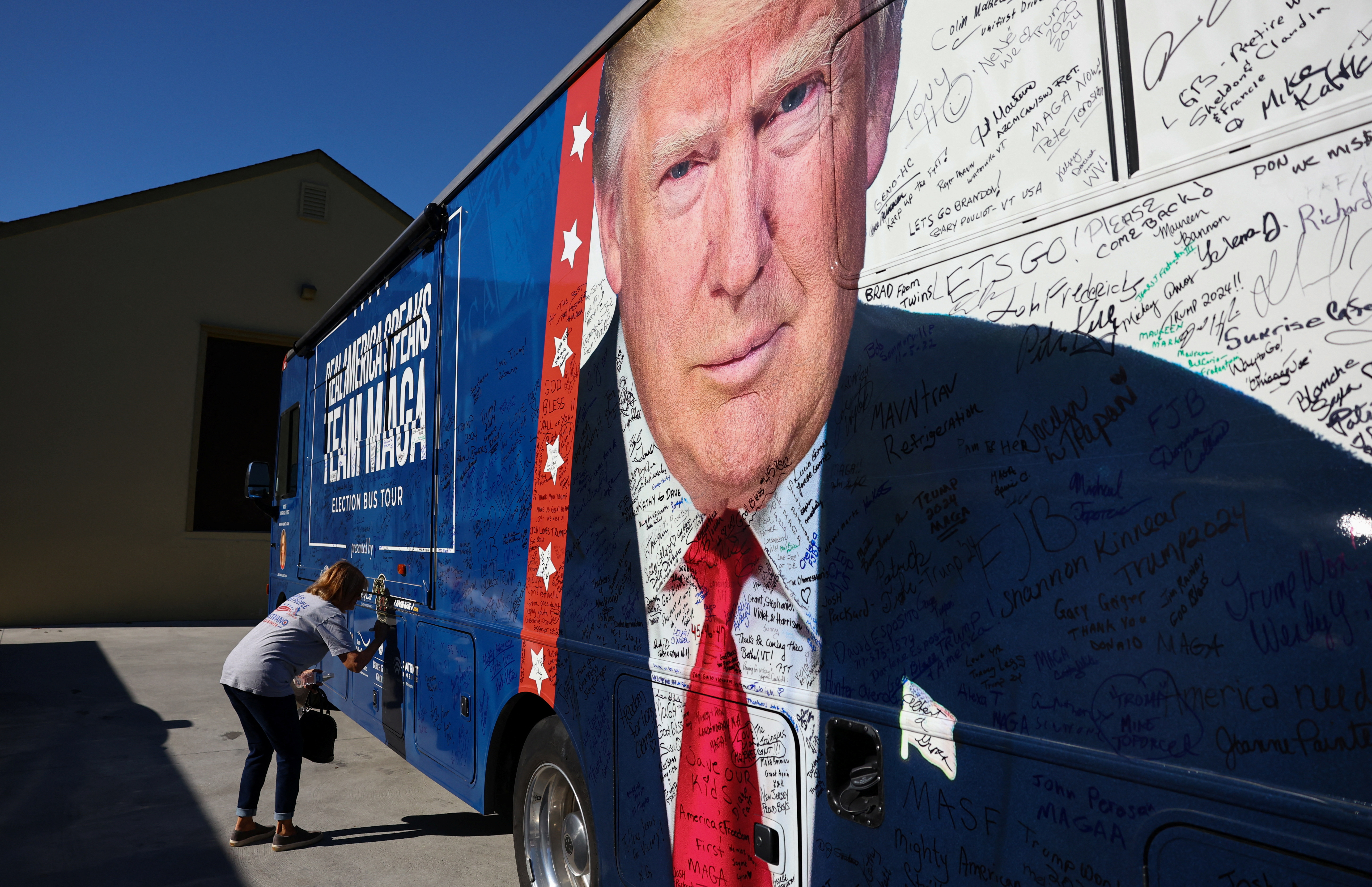 El movimiento “Make America Great Again”, desencadenado por Trump parece haber reforzado su control sobre los republicanos. Casi dos tercios de los votantes del Partido Republicano dicen que apoyan el movimiento MAGA, una señal del potencial bloqueo con la Casa Blanca de Biden si los republicanos ganan la mayoría en la Cámara o el Senado. (REUTERS)