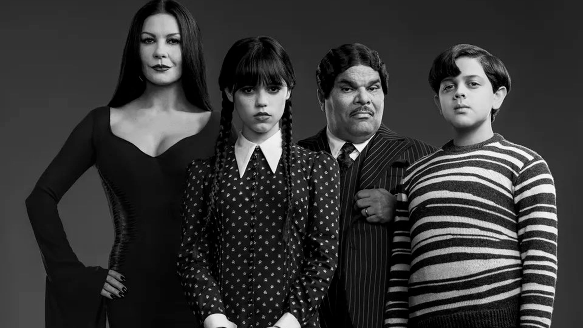 Catherine Zeta-Jones, Luis Guzmán e Isaac Ordonez completan el elenco principal de la familia Addams. (Netflix)
