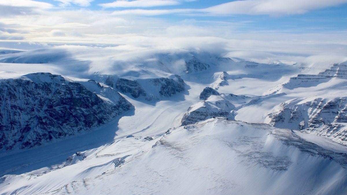 10-09-2021 Algunos casquetes de hielo crecieron en periodos de calentamiento.

Algunos casquetes glaciares crecieron paradójicamente durante períodos pasados de calentamiento, según una nueva investigación relativa a la costa oeste de Groenlandia.

POLITICA INVESTIGACIÓN Y TECNOLOGÍA
MATTHEW OSMAN/WOODS HOLE OCEANOGRAPHIC INSTITUTI
