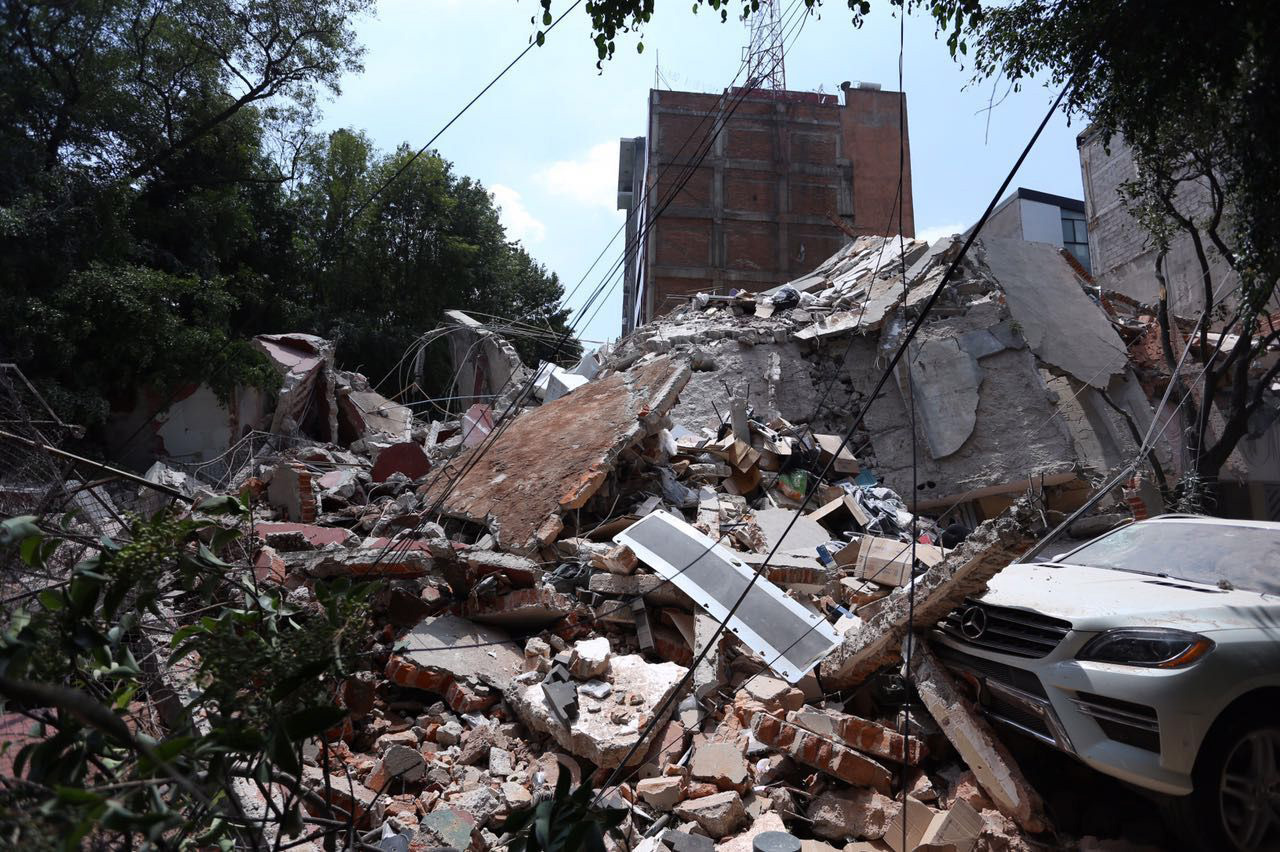 CIUDAD DE MÉXICO, 19SEPTIEMBRE2017.- Un fuerte sismo sacudió la Ciudad de México sin que hasta el momento se tengan cifras oficiales de pérdidas humanas y materiales FOTO: ISAAC ESQUIVEL /CUARTOSCURO.COM