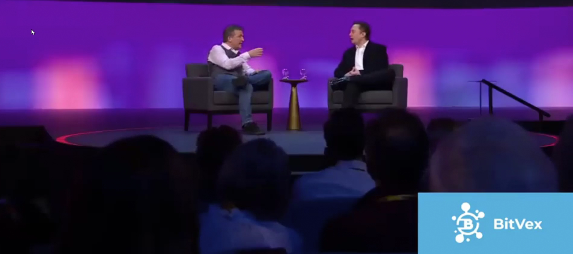 Los estafadores modificaron un video real para cambiar el discurso de Musk