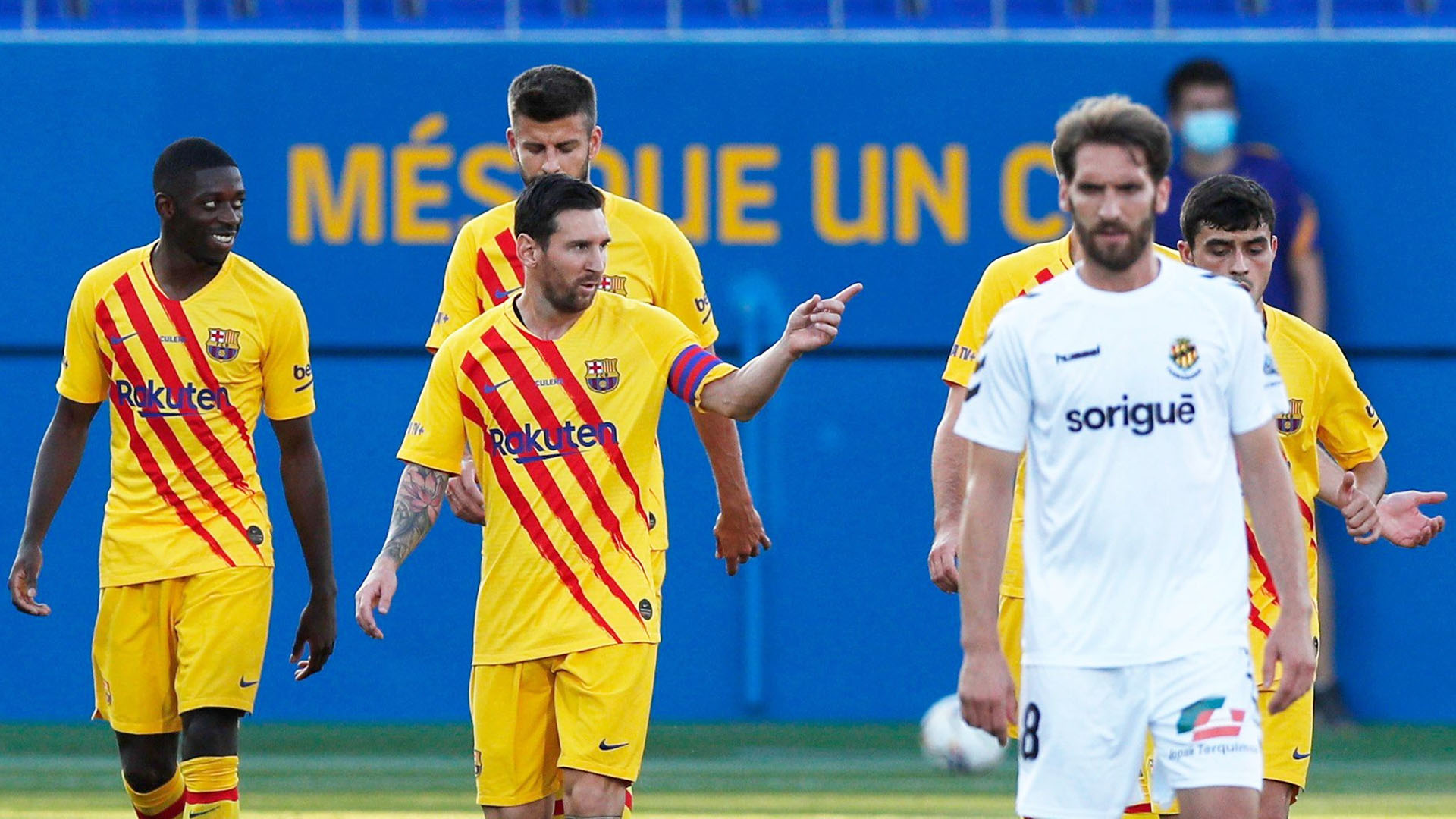 Messi fue uno de los que firmó el documento (Reuters)
