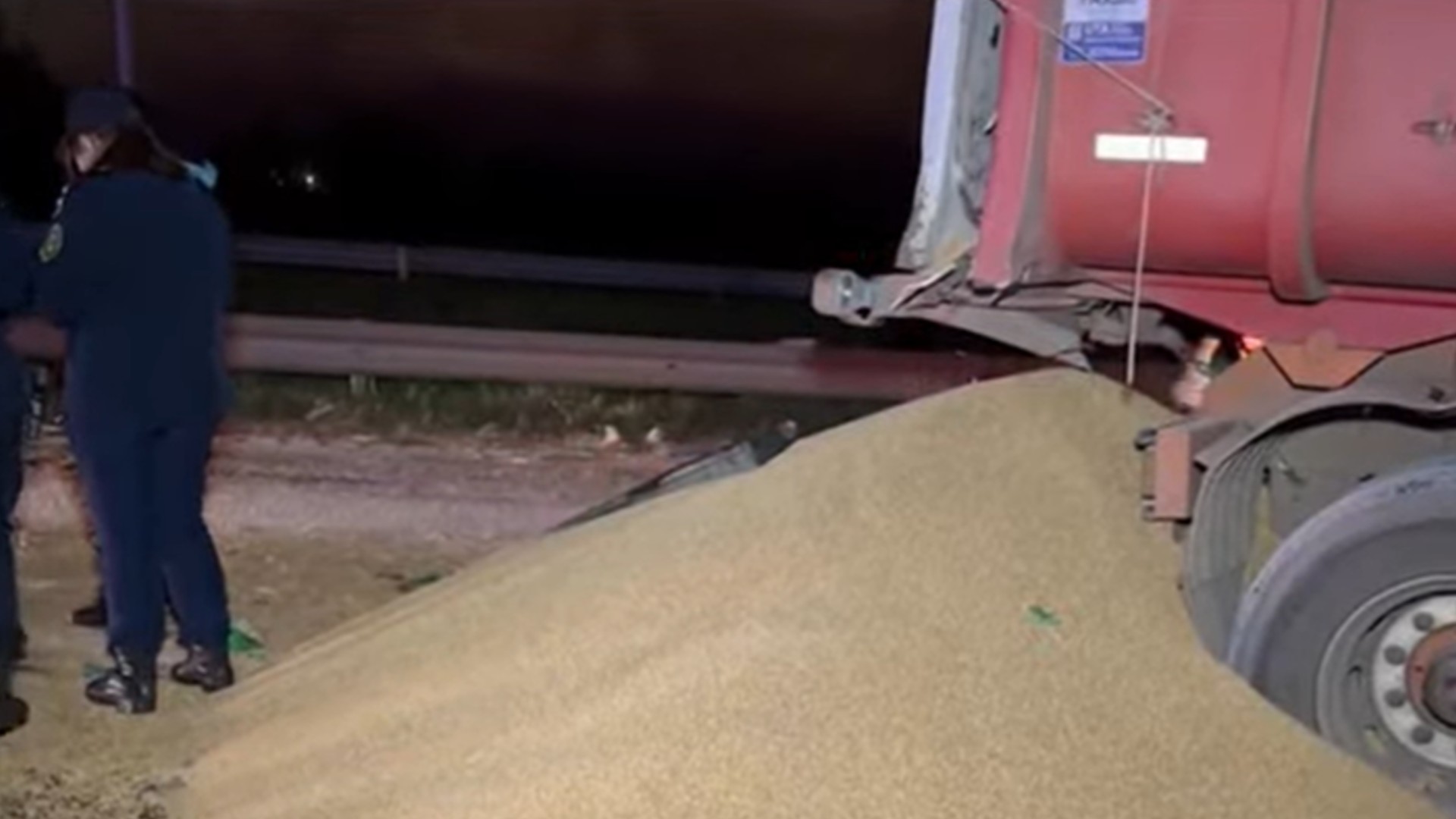 Tres camiones chocaron en la ruta 9: la carga quedó sobre la calzada y se registraron demoras hacia la Ciudad