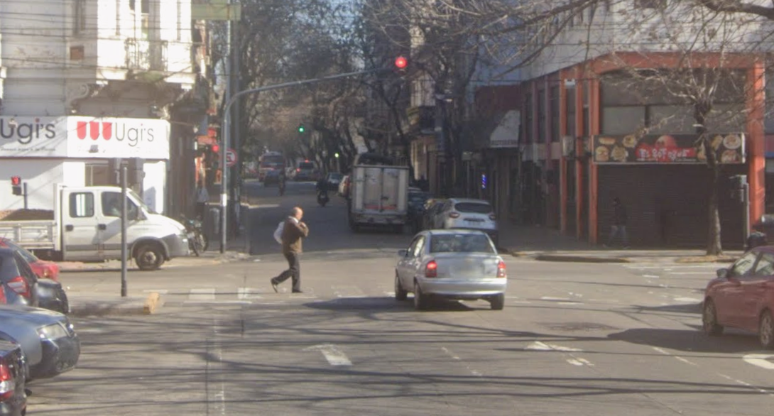 Empieza el juicio a Hadi Matar, el hombre que atacó a escritor Salman Rushdie 