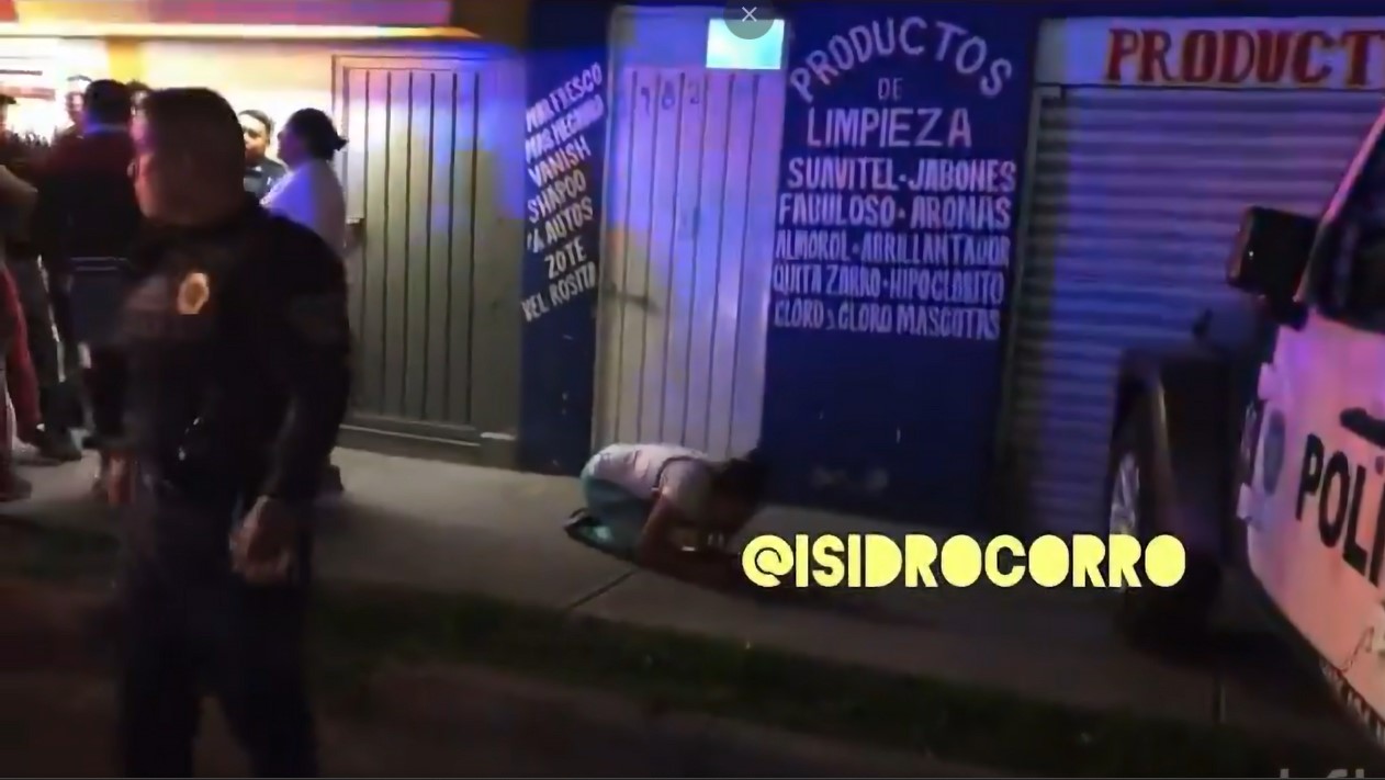 Policía de la SSC evitó asalto a tienda de autoservicio y abatió a ladrón (Captura de pantalla)