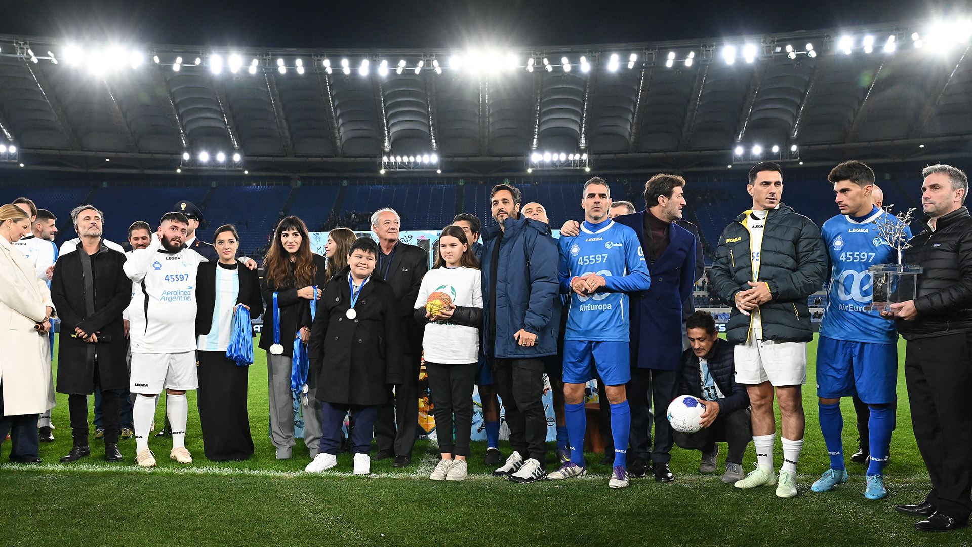 Las fotos del encuentro de los cinco hijos de Diego Maradona en Roma