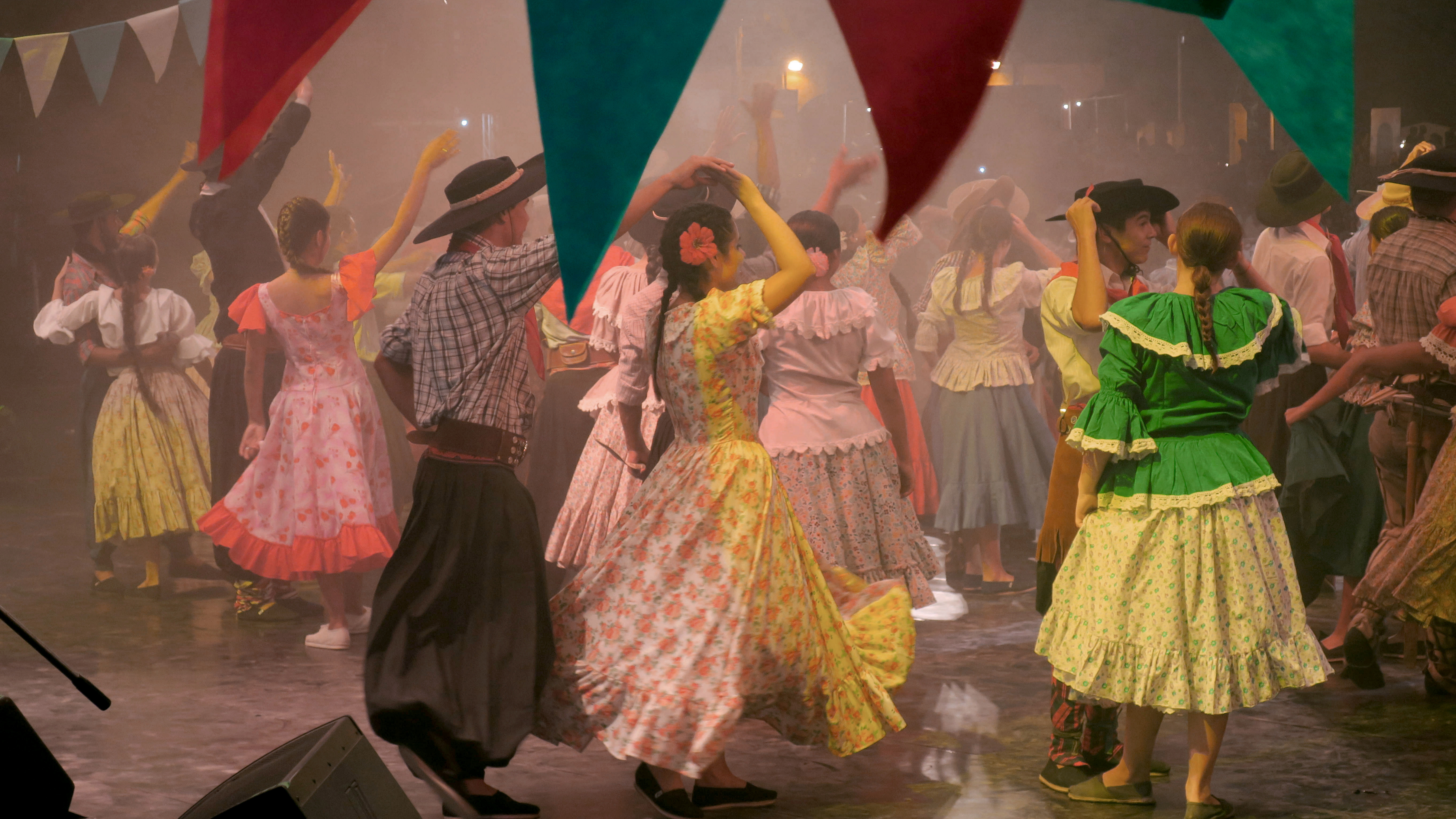 Durante 10 noches, en Corrientes, se baila chamamé a todo ritmo y color / EFE/Rodrigo García
