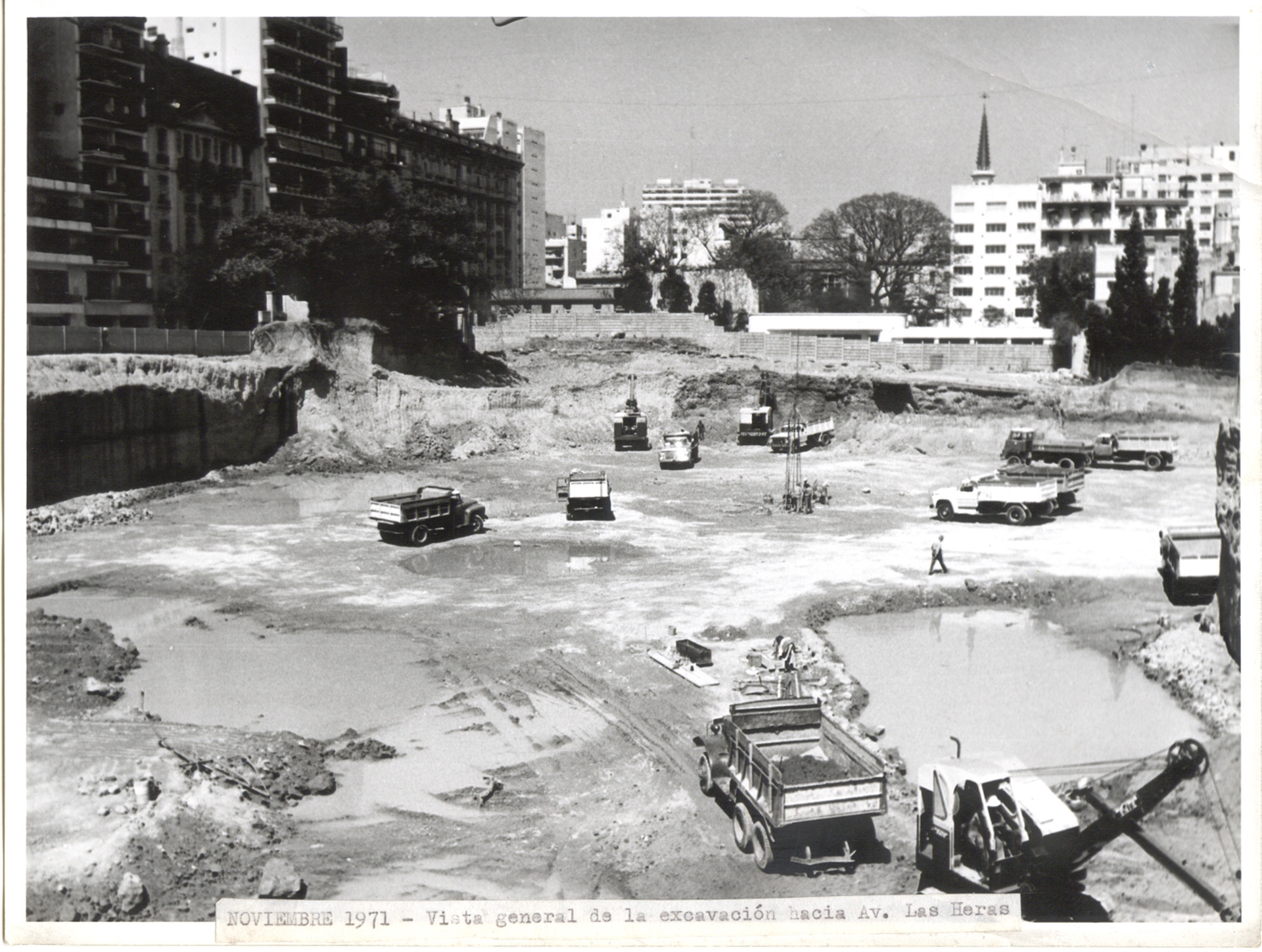 Imagen de la construcción de la Biblioteca Nacional que data de 1971 (Archivo BN)
