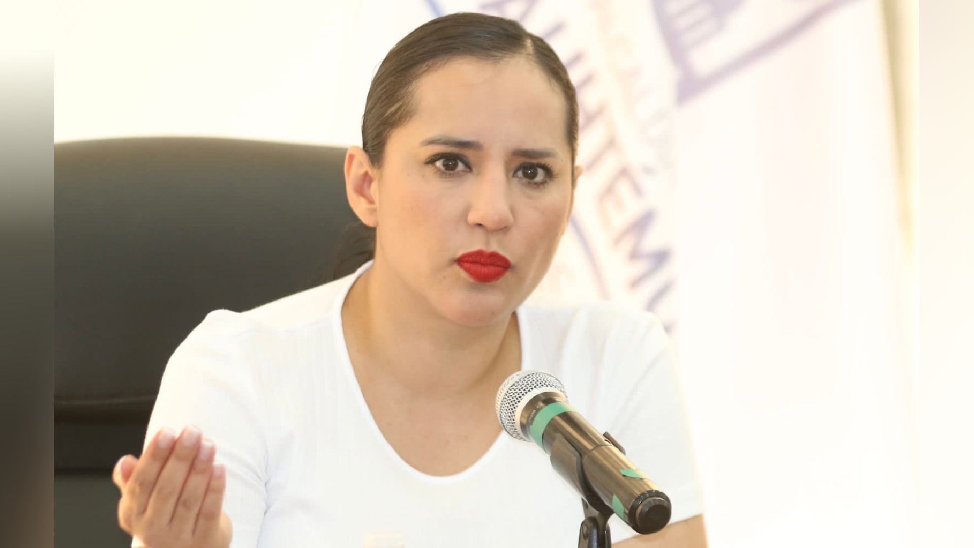 Sandra Cuevas defendió el quitar rótulos de puestos de comida: “Todos estuvieron de acuerdo”