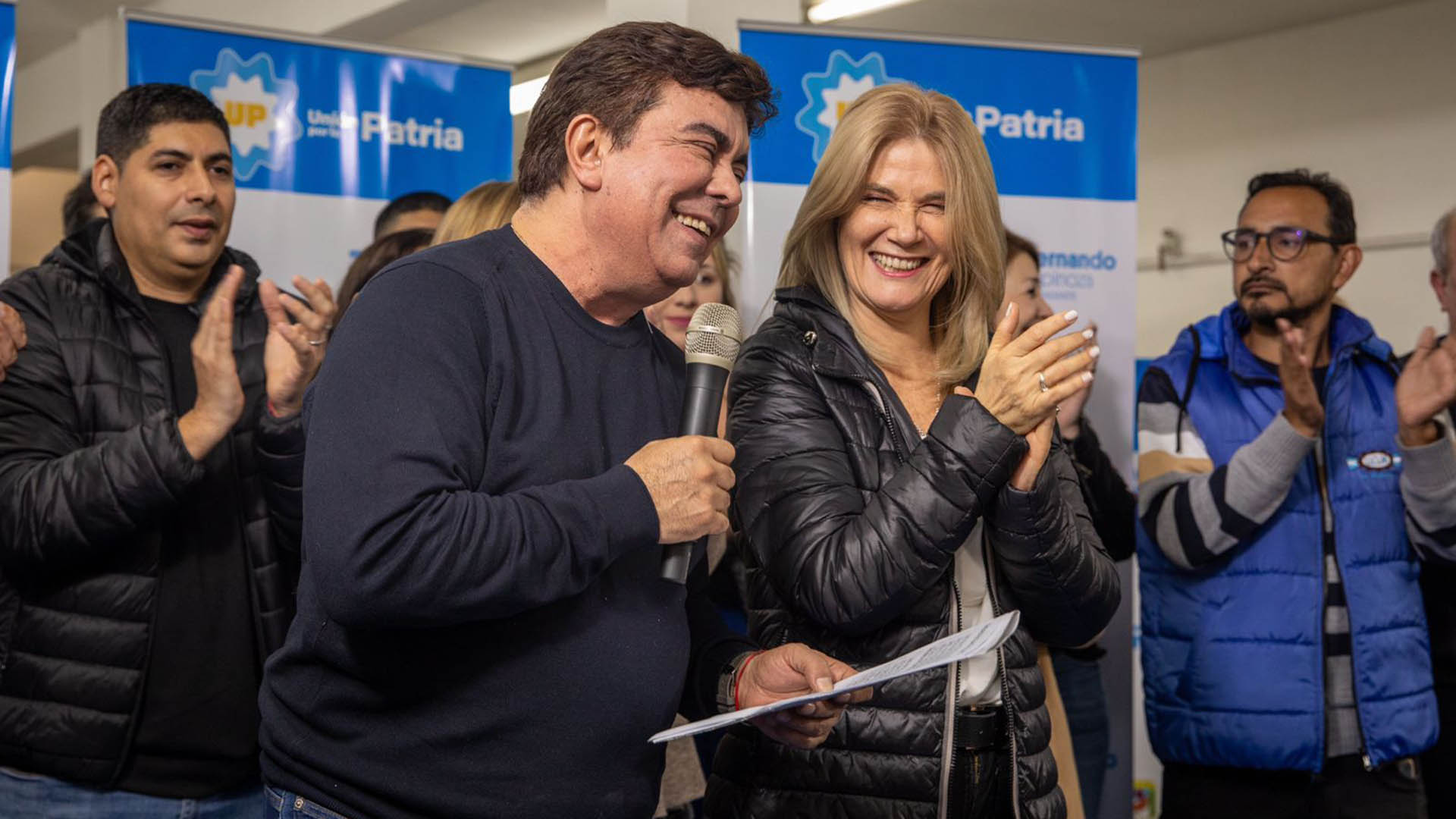 Fernando Espinoza junto a la vicegobernadora, Verónica Magario 