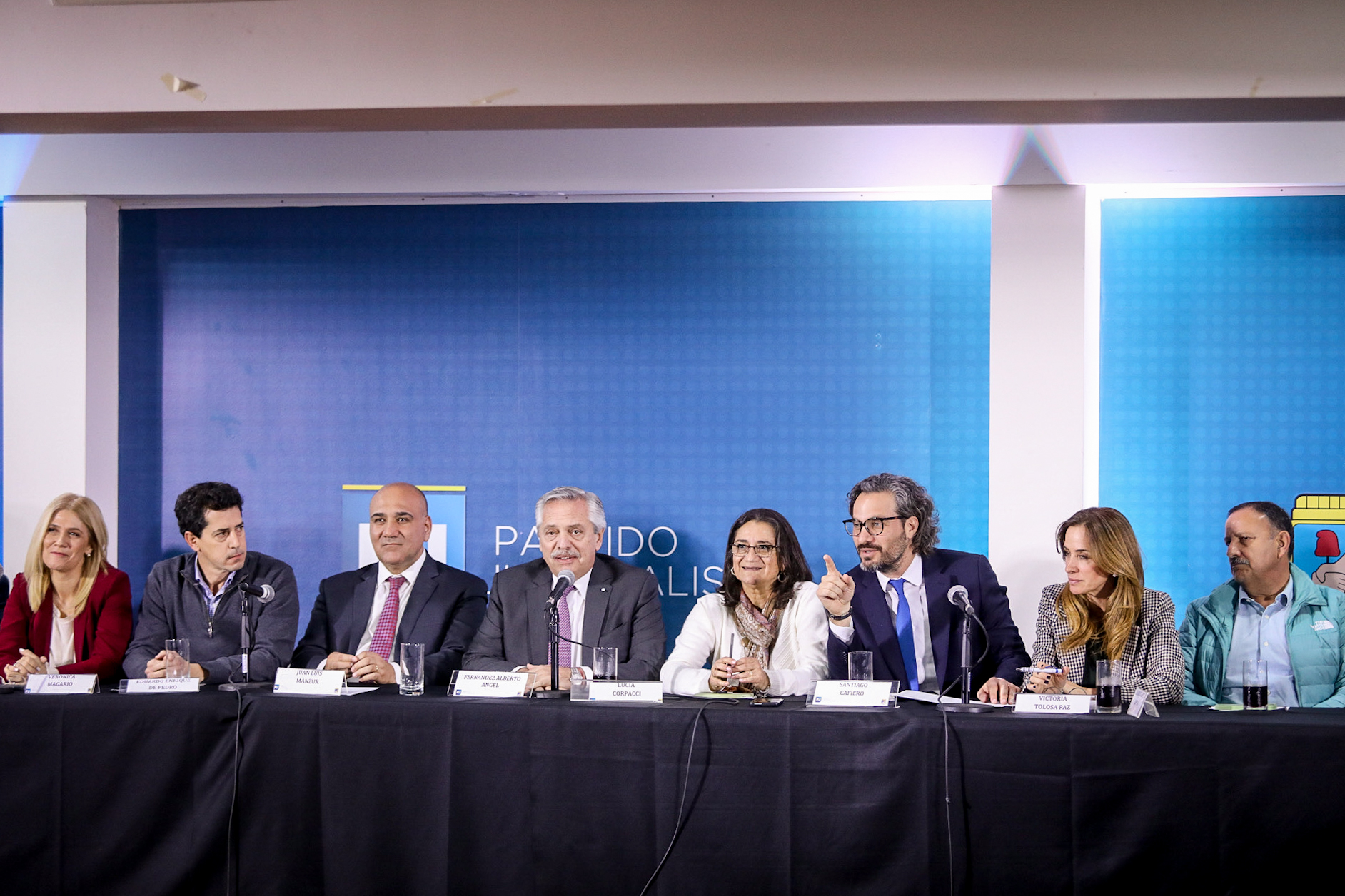 Alberto Fernández encabezó el acto del PJ en el que se resolvió hacer una reunión del Consejo Nacional del partido en Santiago del Estero