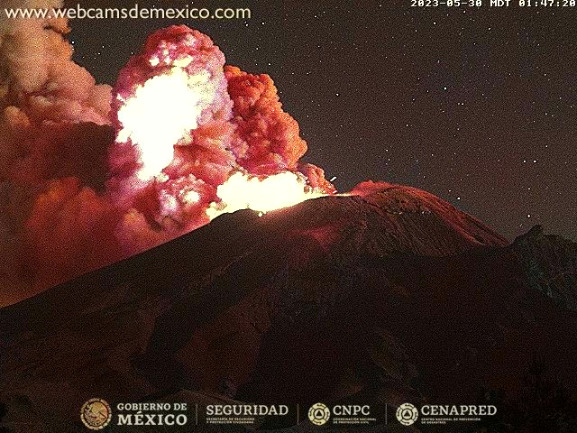 Actividad del Volcán Popocatépetl en las últimas 24 horas (Webcams de México)