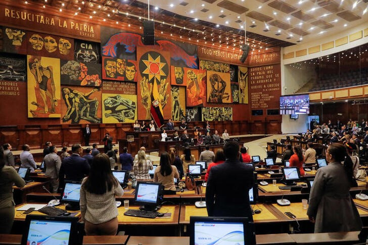 Foto del martes de legisladores en la Asamblea Nacional de Ecuador, en Quito (REUTERS/Karen Toro)