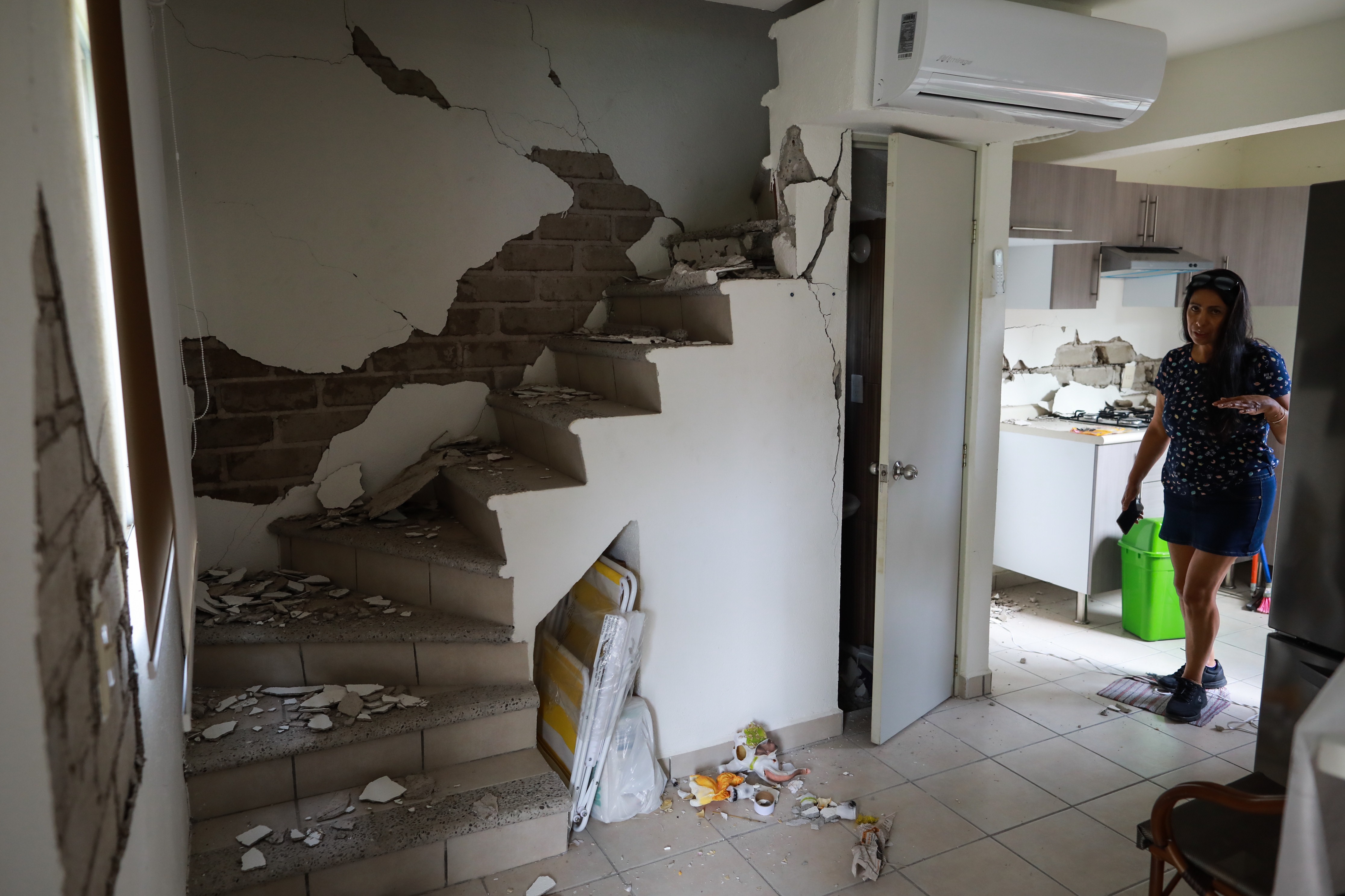 Daños al interior de una vivienda por el sismo de 7.1 en Guerrero. (Foto: Archivo/EFE)
