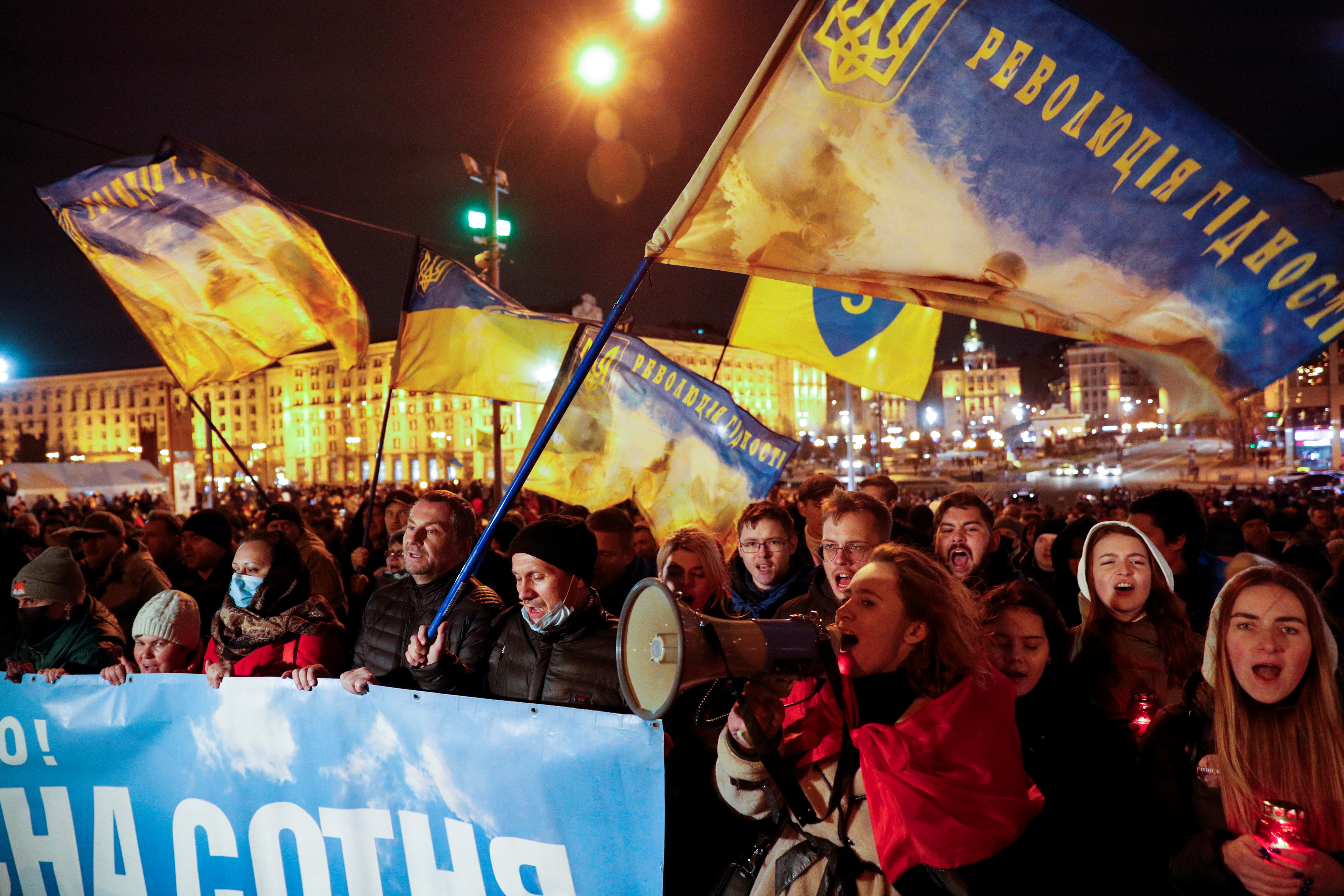 Una marcha en el centro de Kiev el 21 de noviembre pasado recordó el octavo aniversario de las movilizaciones masivas pro-europeas que pusieron fin al gobierno de Viktor Yanukovich.