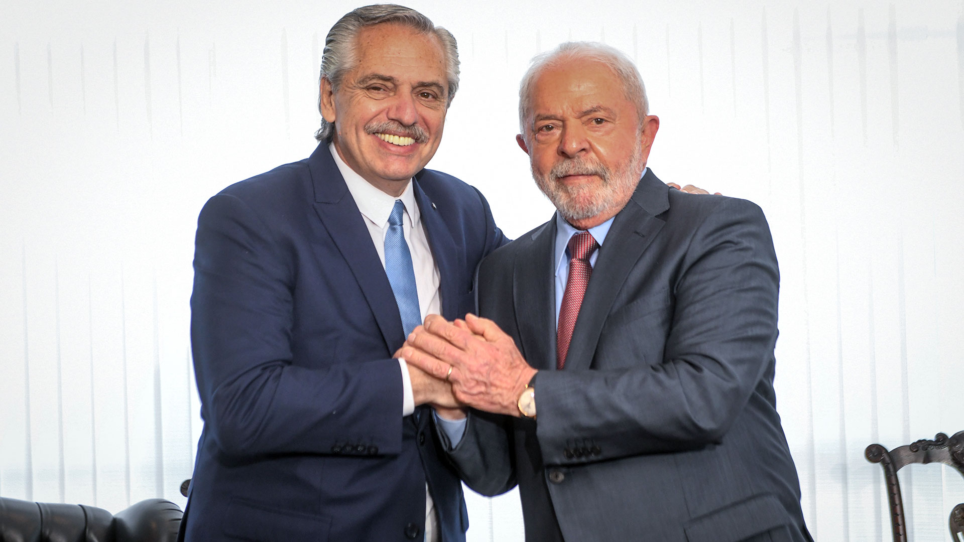 Alberto Fernández con Lula, que llega esta noche a Buenos Aires