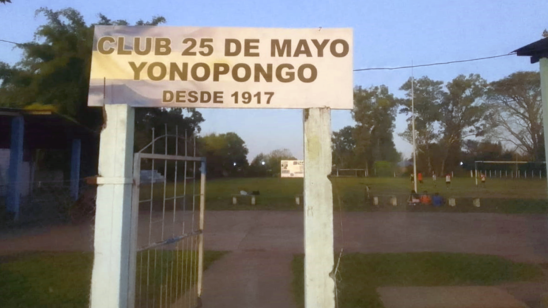 La entrada al Club 25 de mayo de Yonopongo, al sur de la provincia de Tucumán, a siete kilómetros de la ciudad de Monteros