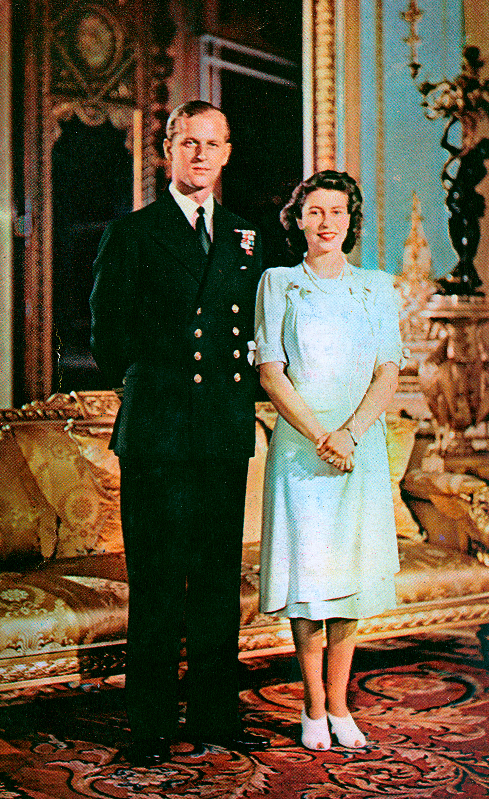 Una de las fotografías del compromiso oficial tomadas para conmemorar el anuncio del compromiso de la princesa Isabel con Felipe Mountbatten el 9 de julio de 1947 en el Palacio de Buckingham 
