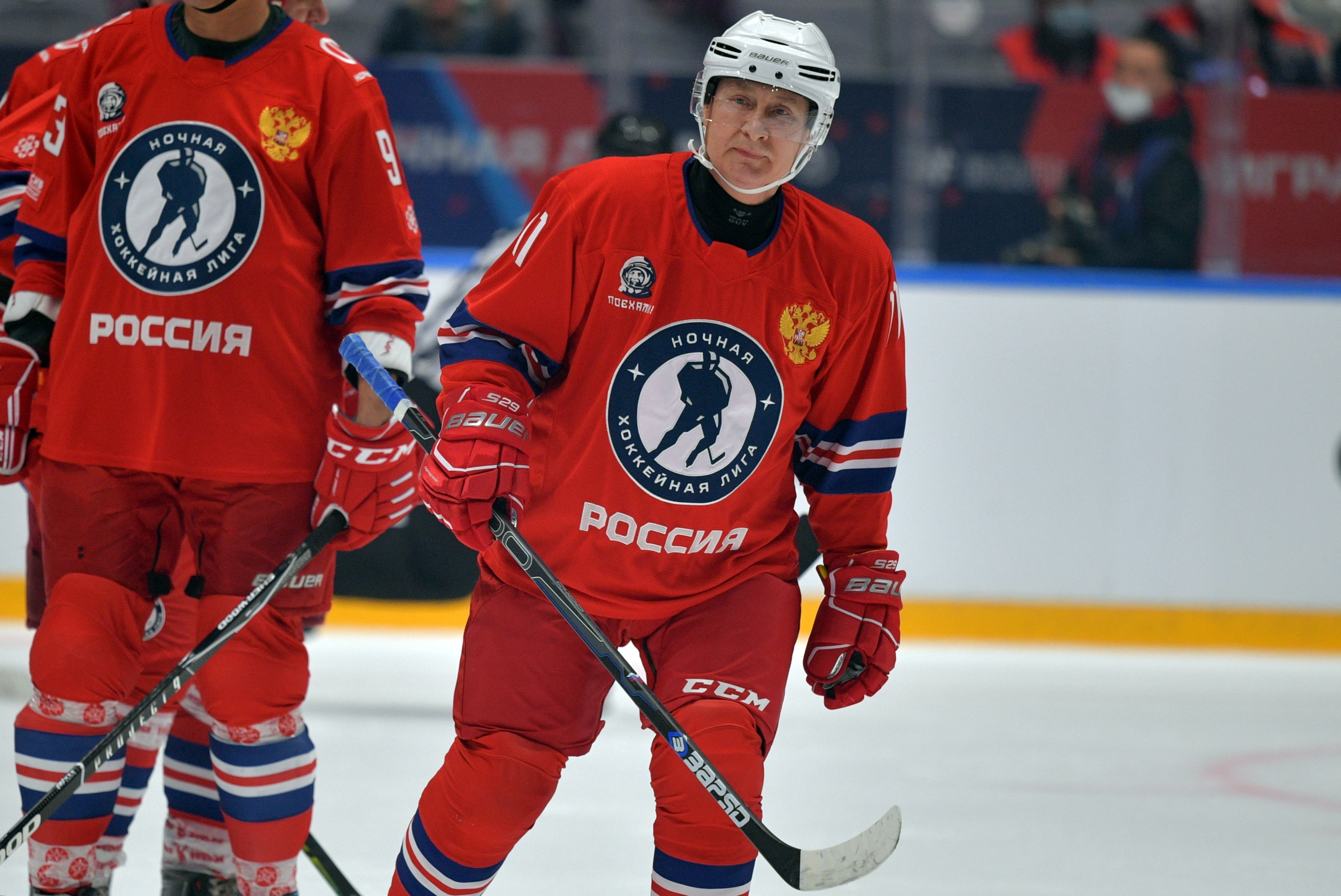 El hockey es para Vladimir Putin algo político, y suele participar en juegos de la liga profesional para aumentar su popularidad.  Sputnik/Alexei Druzhinin/Kremlin via REUTERS ATTENTION EDITORS - THIS IMAGE WAS PROVIDED BY A THIRD PARTY.
