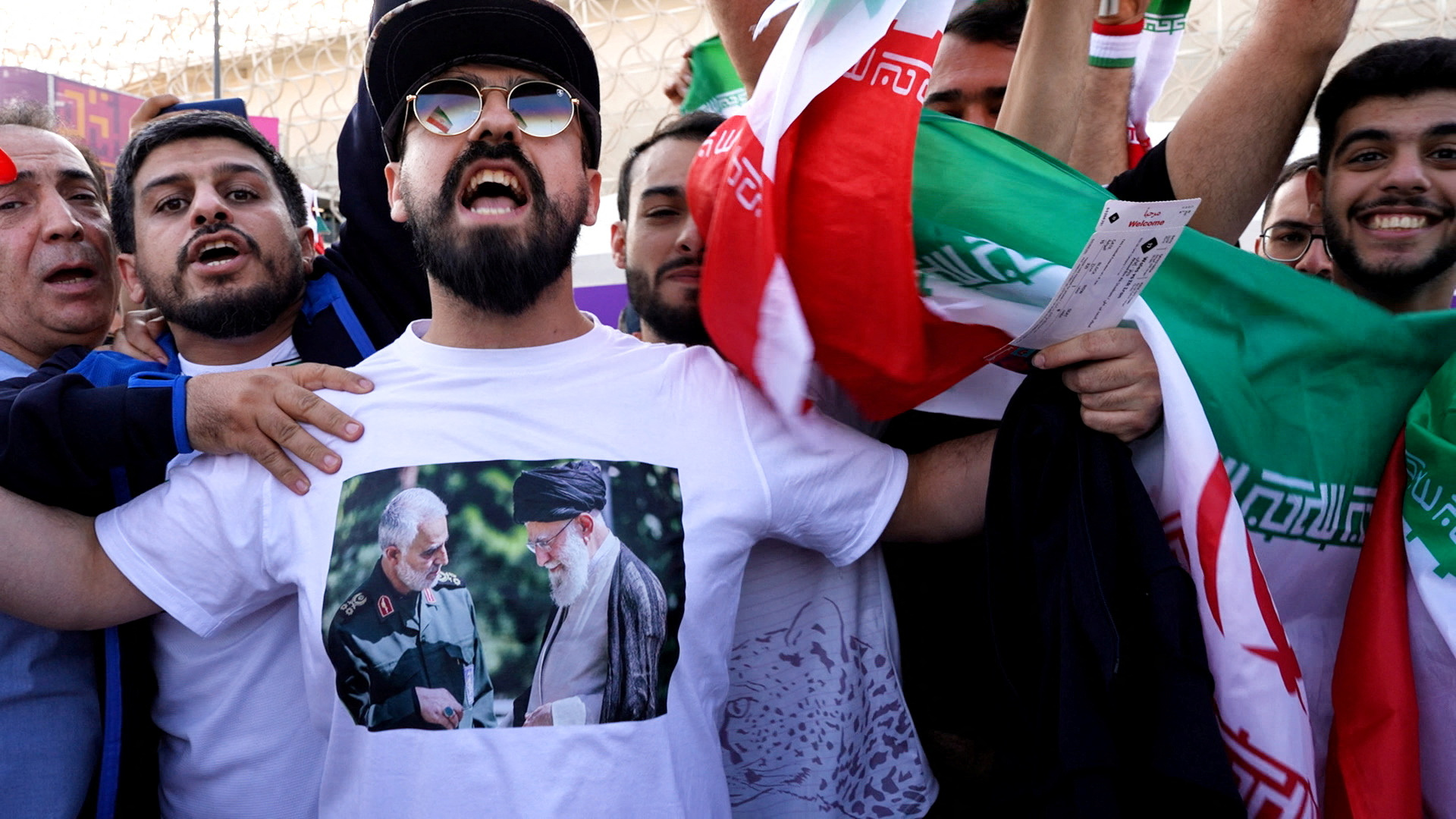 Iraníes en Qatar apoyan al Ayatollah. Habrían sido enviados por el régimen (Reuters)