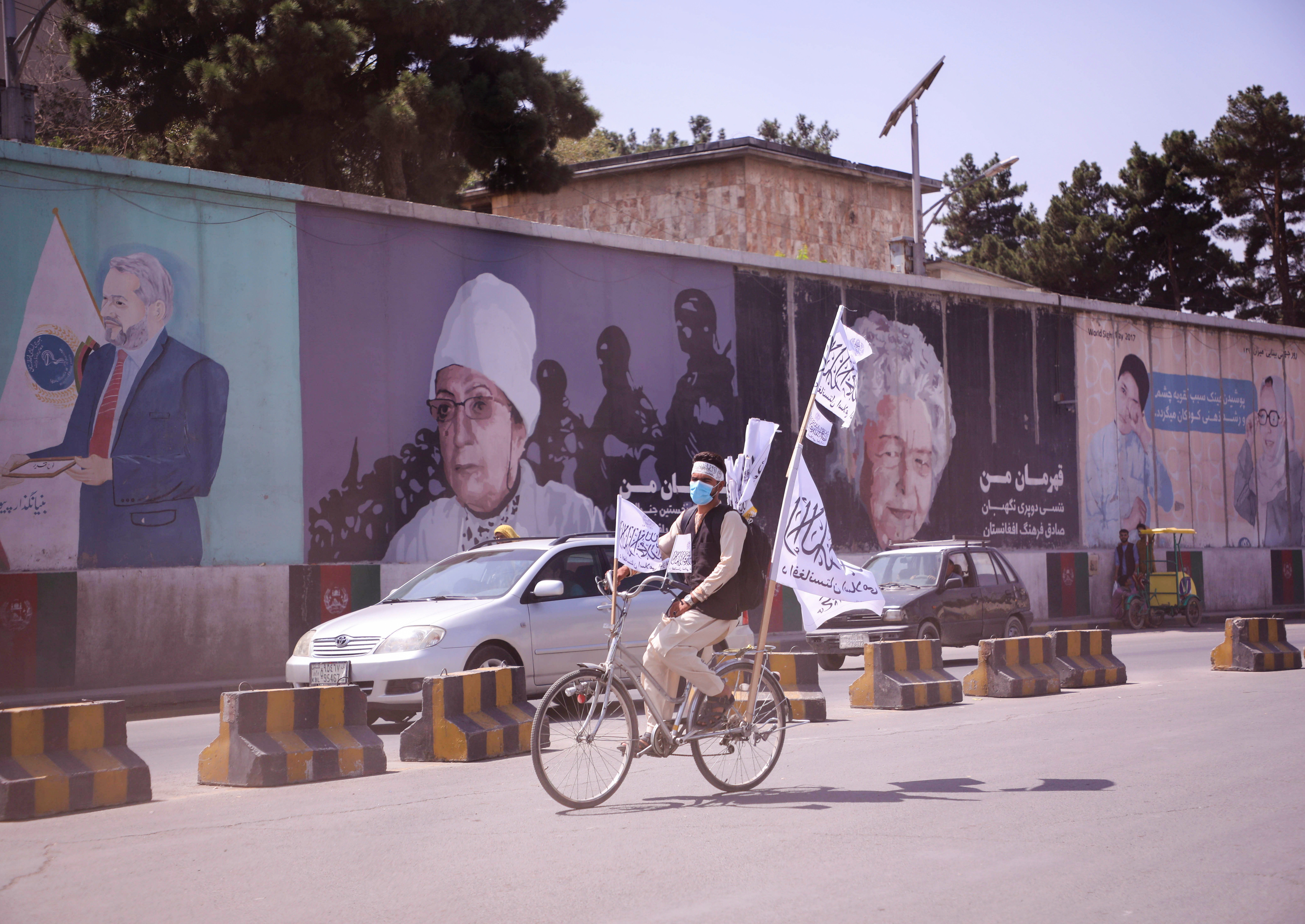 Los talibanes deberán hacer frente a la fuerte crisis económica que atraviesa Afganistán (Foto: REUTERS)