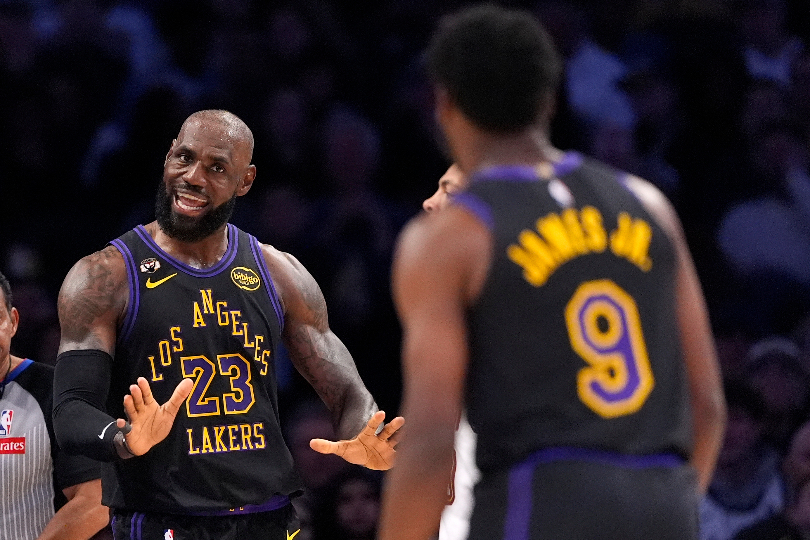Lo que representa para LeBron James compartir la cancha con su hijo Bronny y celebrar en familia cada triunfo