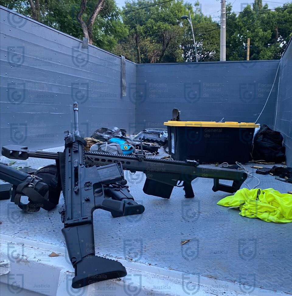 Algunas de las armas con las que fue atacado Omar García Harfuch, el pasado 26 de junio (Foto: Fiscalia General de Justicia de la Ciudad de México)