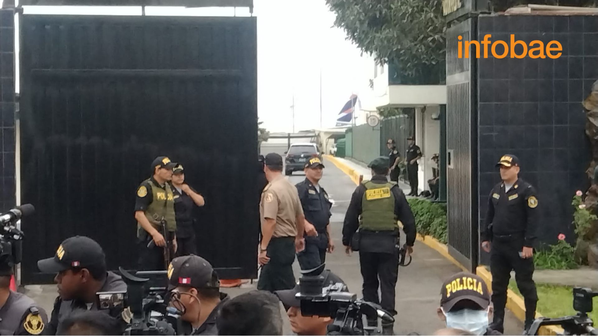 Fiscal de la Nación llegó a la sede de la Aviación Policial | Rodrigo Chillitupa/Infobae Perú
