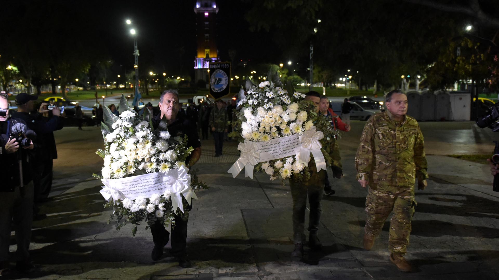 Se llevó a cabo colocación de ofrendas florales en el monumento que recuerda a los caídos en la guerra de Malvinas