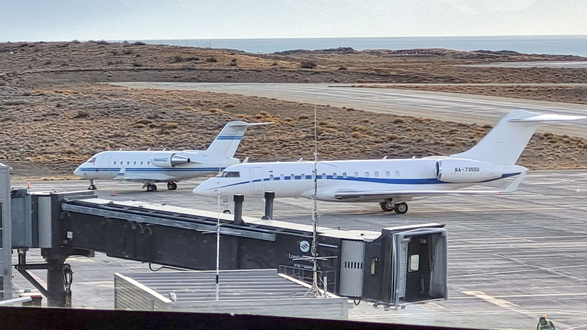 Un avión ruso aterrizó en El Calafate y Juntos por el Cambio exigió explicaciones al Gobierno