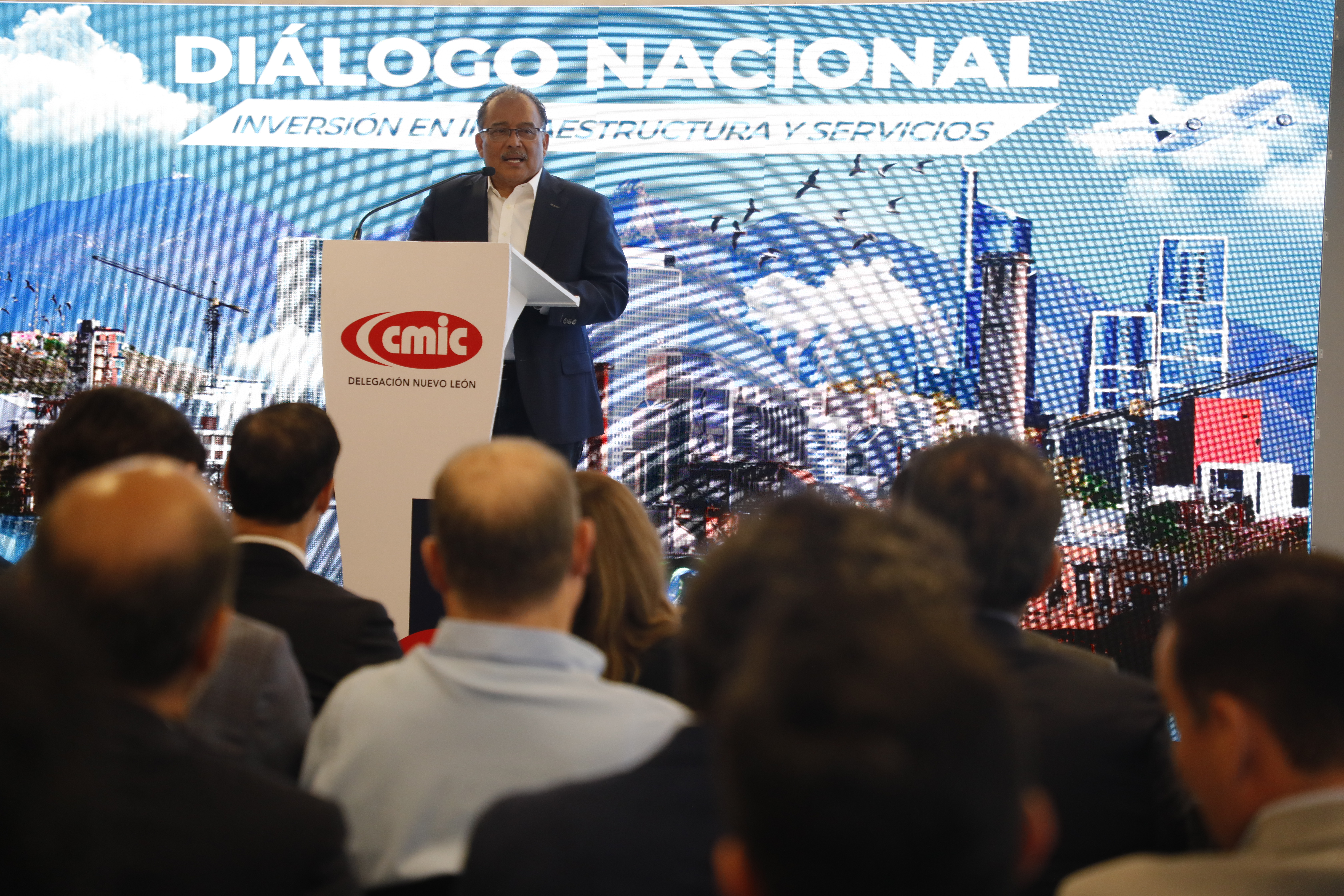 En “The Pitt”, los médicos de urgencias intentan arreglar este mundo roto