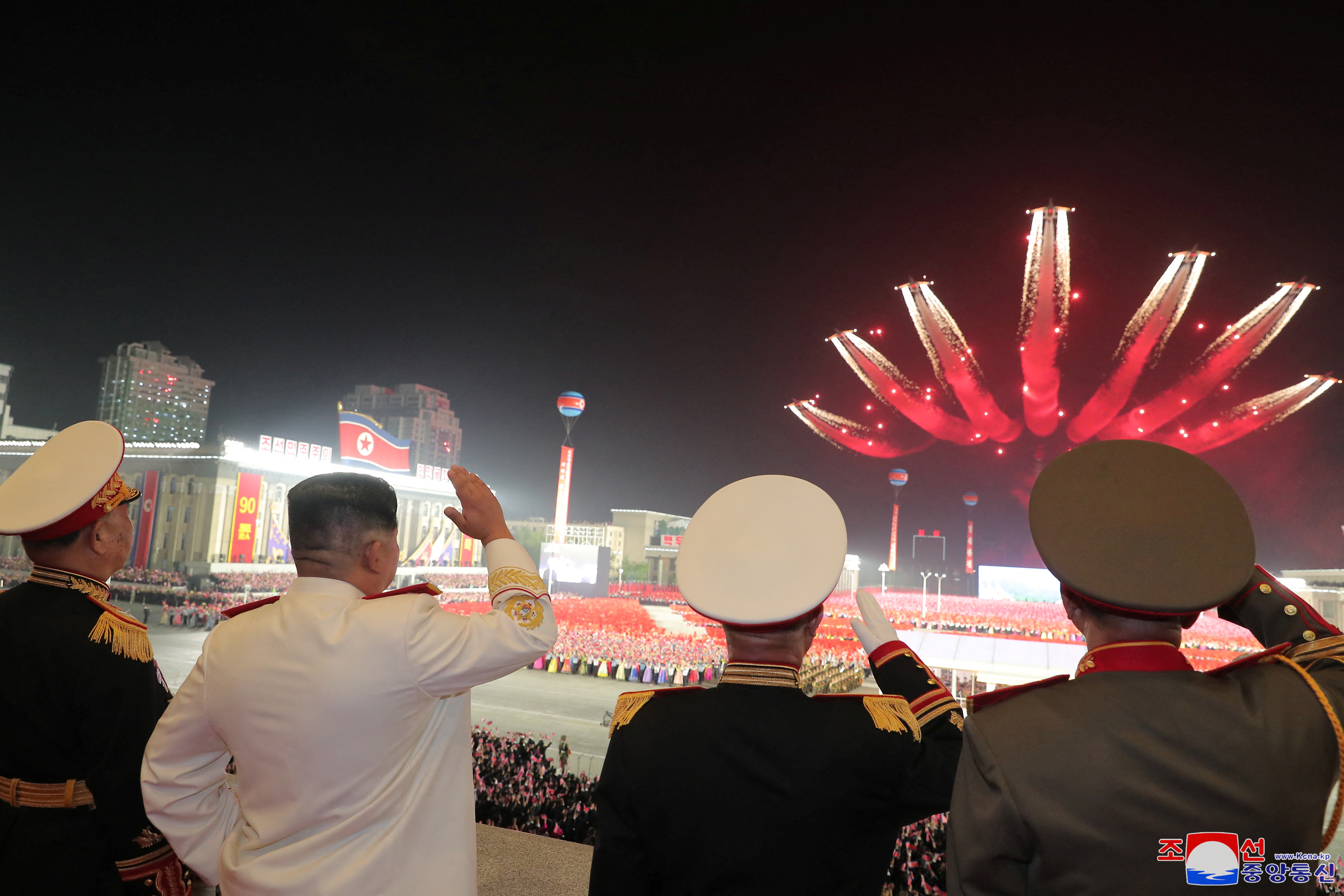 El dictador Kim Jong-un, en un desfile militar 